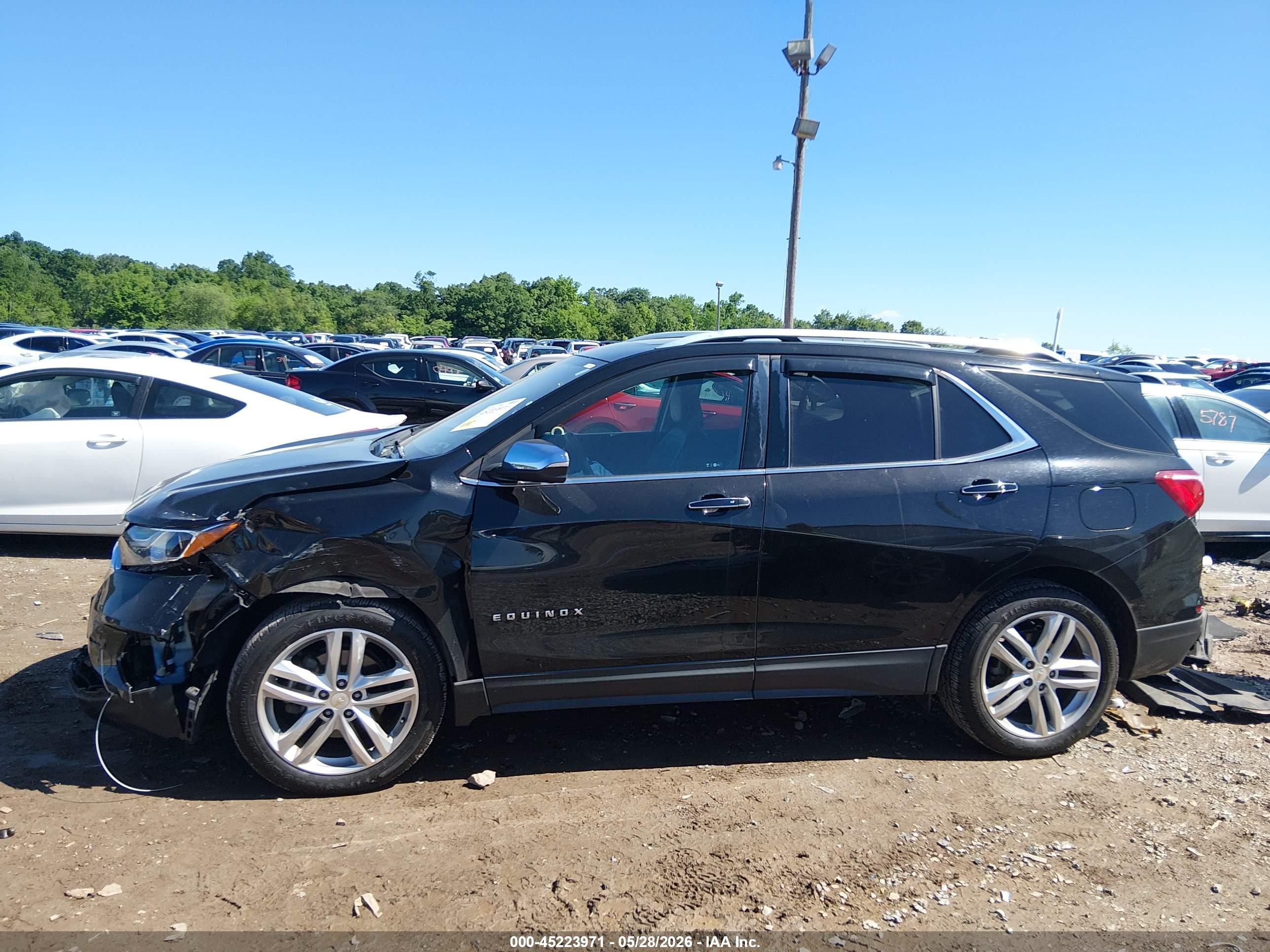 2018 Chevrolet Equinox Premier Black vin: 2GNAXWEX2J6139510