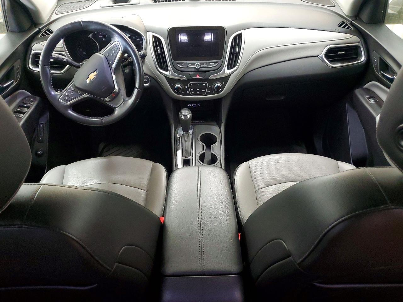 2020 Chevrolet Equinox Premier Серебряный vin: 2GNAXXEV5L6210786