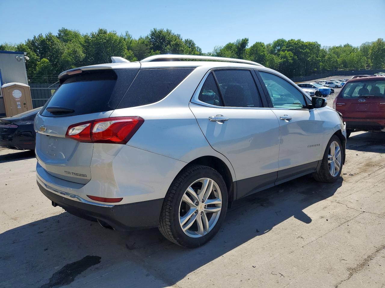 2019 Chevrolet Equinox Premier Silver vin: 2GNAXYEX5K6261744