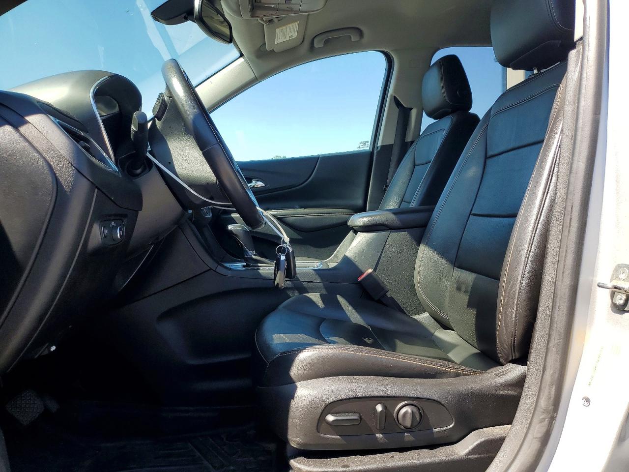 2019 Chevrolet Equinox Premier Silver vin: 2GNAXYEX5K6261744