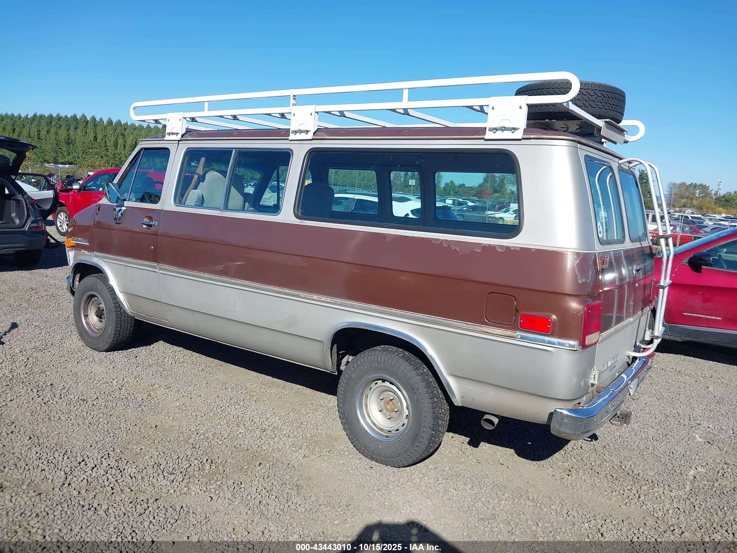 1988 Chevrolet G20   Brown vin: 2GNEG25K5J4116331