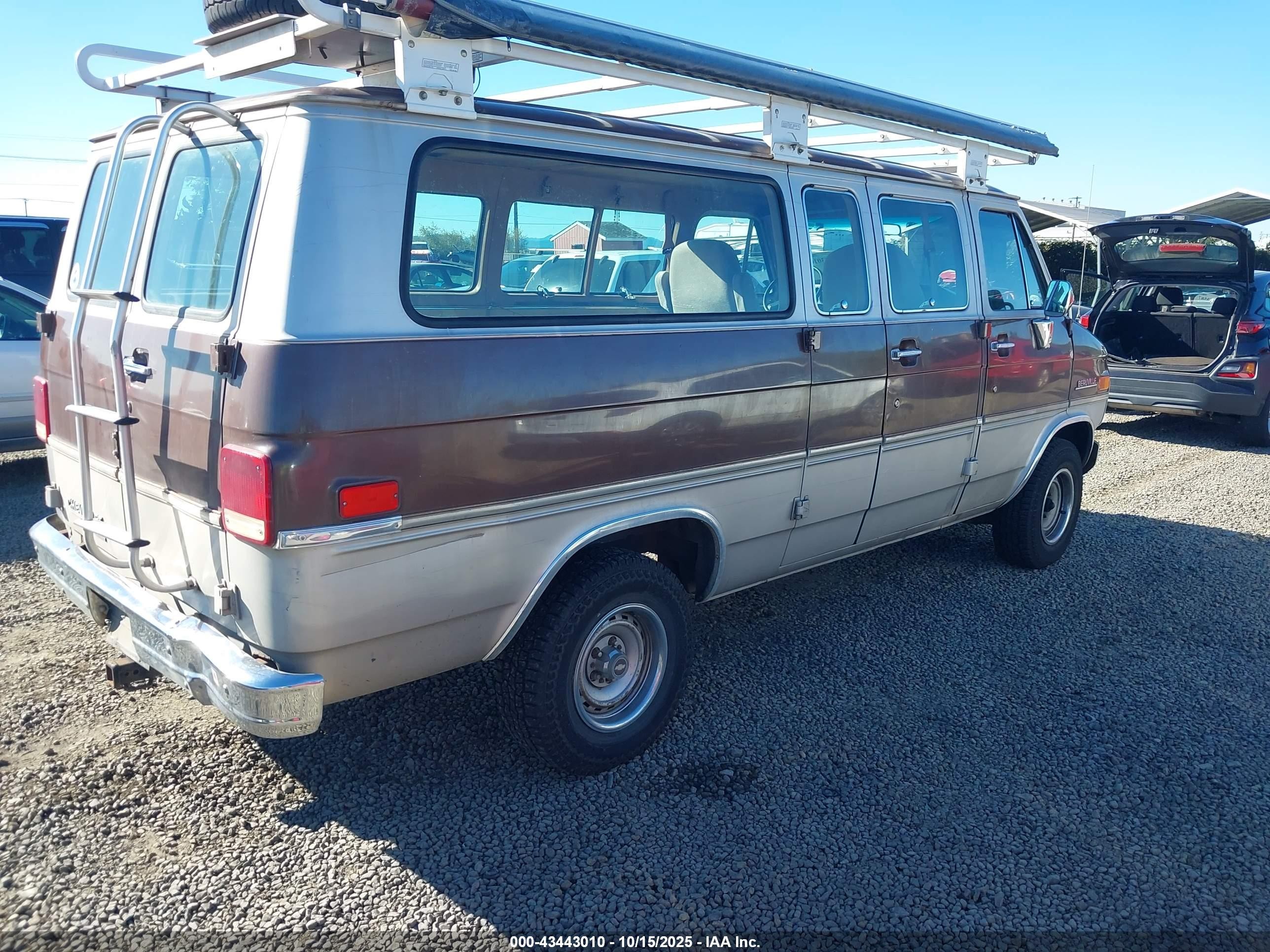 1988 Chevrolet G20   Brown vin: 2GNEG25K5J4116331