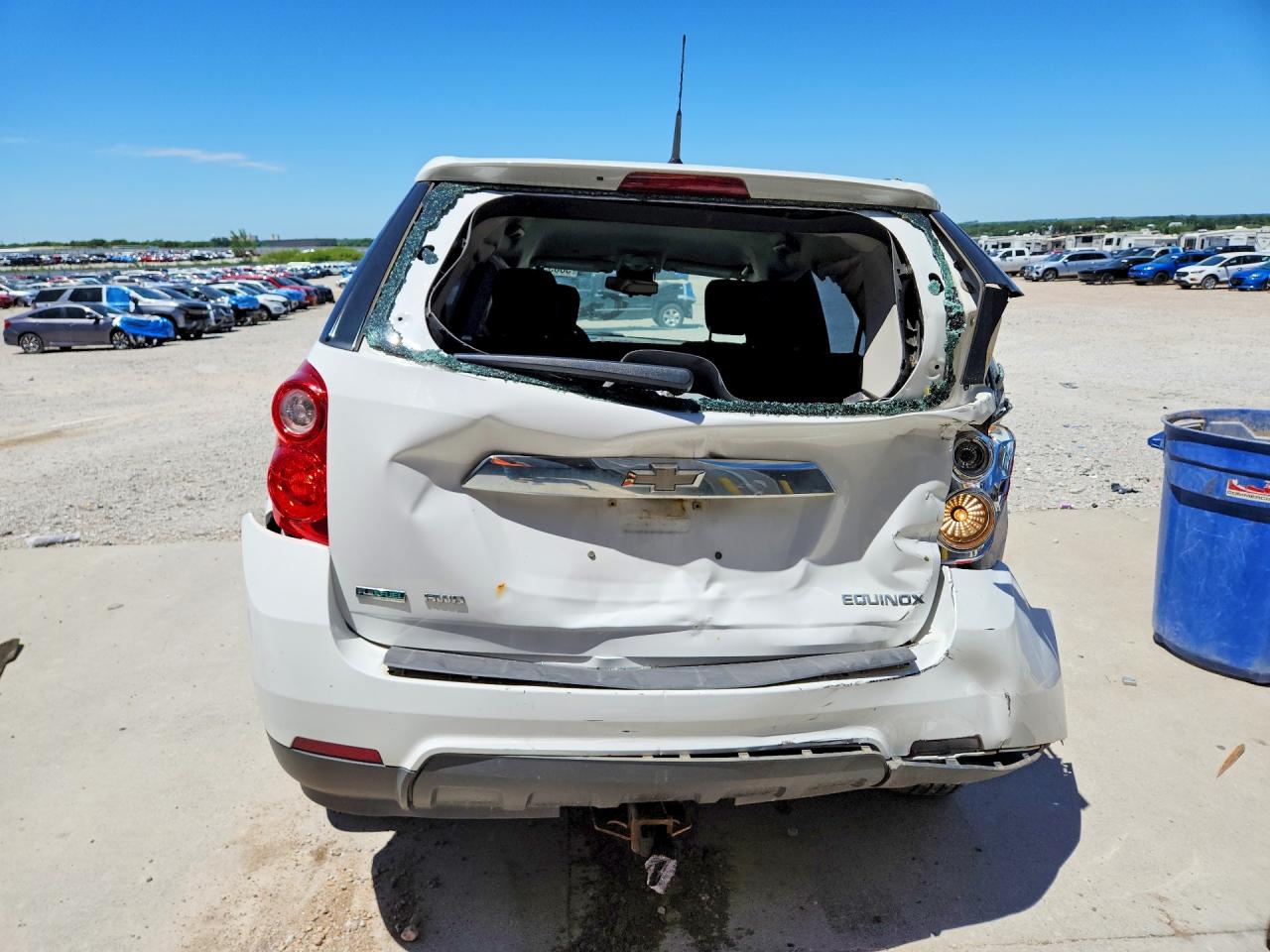 2012 Chevrolet Equinox Ls White vin: 2GNFLCEK0C6118694