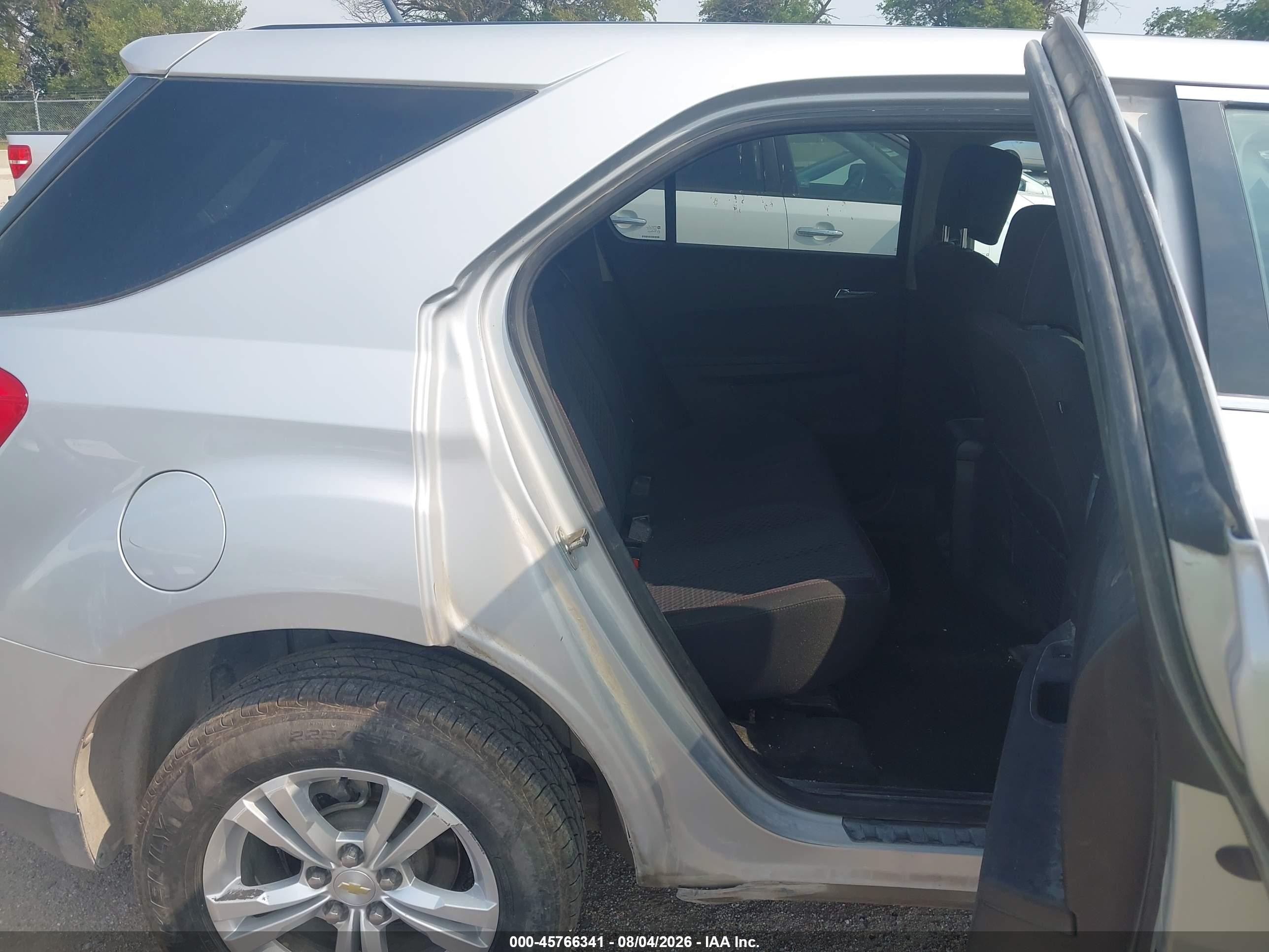 2012 Chevrolet Equinox Ls Silver vin: 2GNFLCEK0C6328938