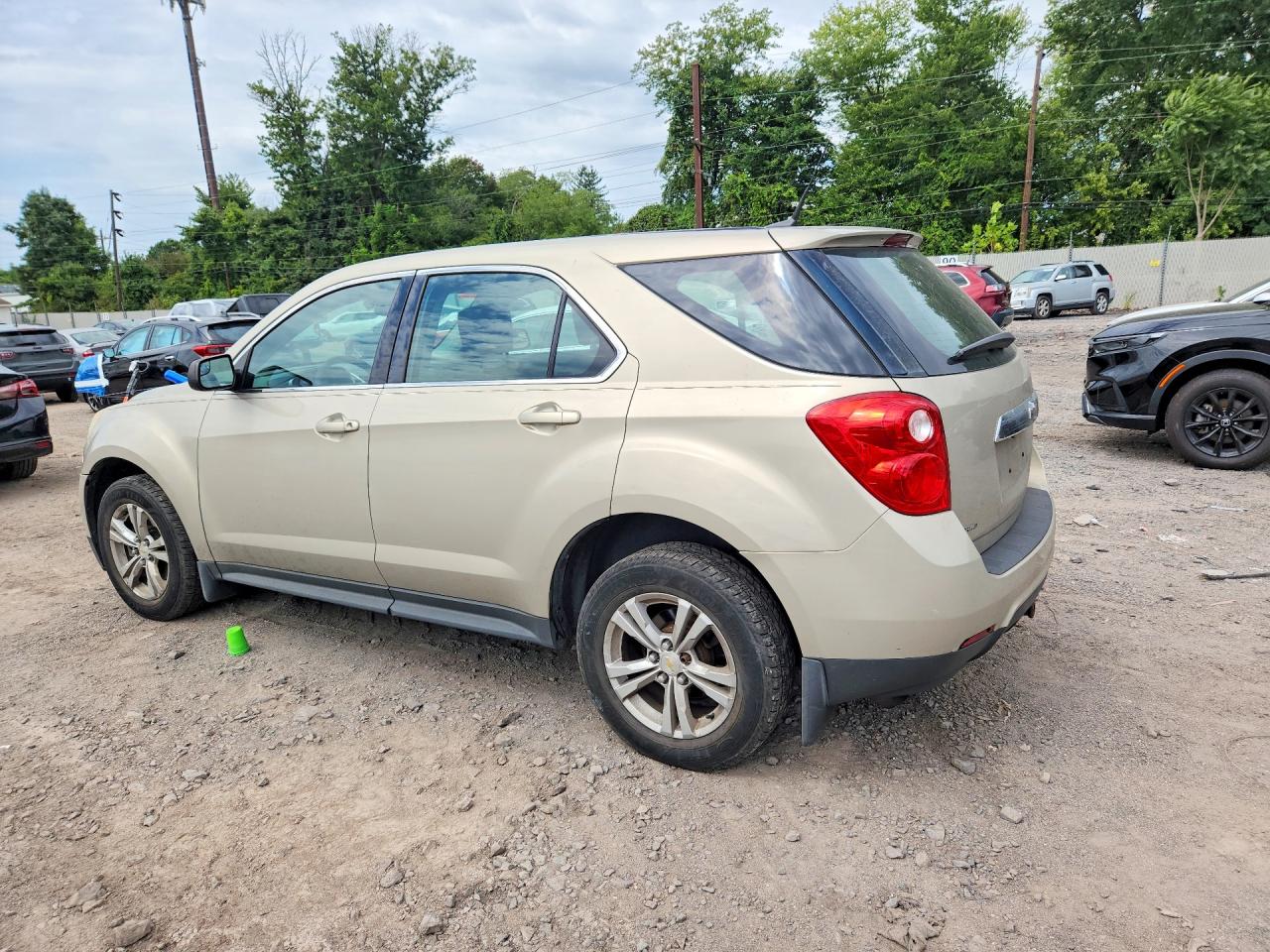 2012 Chevrolet Equinox Ls Beige vin: 2GNFLCEK1C6242764