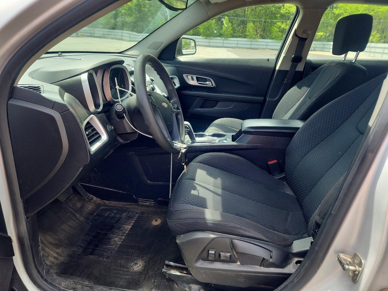 2012 Chevrolet Equinox Ls Серебряный vin: 2GNFLCEK1C6387853