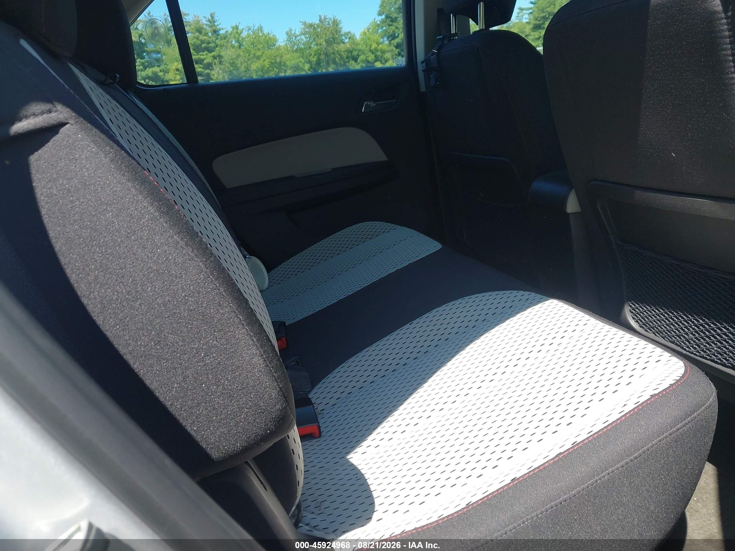 2012 Chevrolet Equinox Ls Silver vin: 2GNFLCEK3C6220183