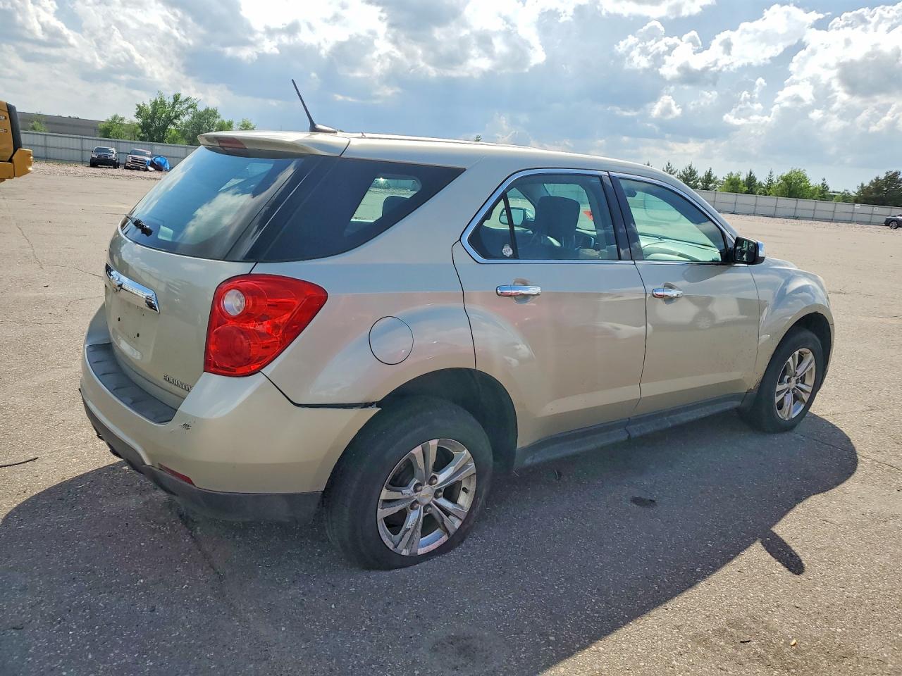 2013 Chevrolet Equinox Ls Gold vin: 2GNFLCEK3D6389413