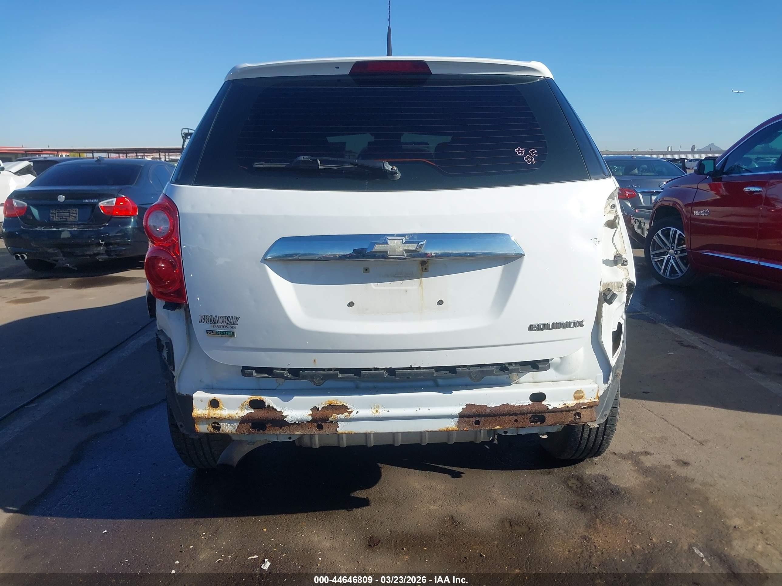 2012 Chevrolet Equinox Ls White vin: 2GNFLCEK5C6116018
