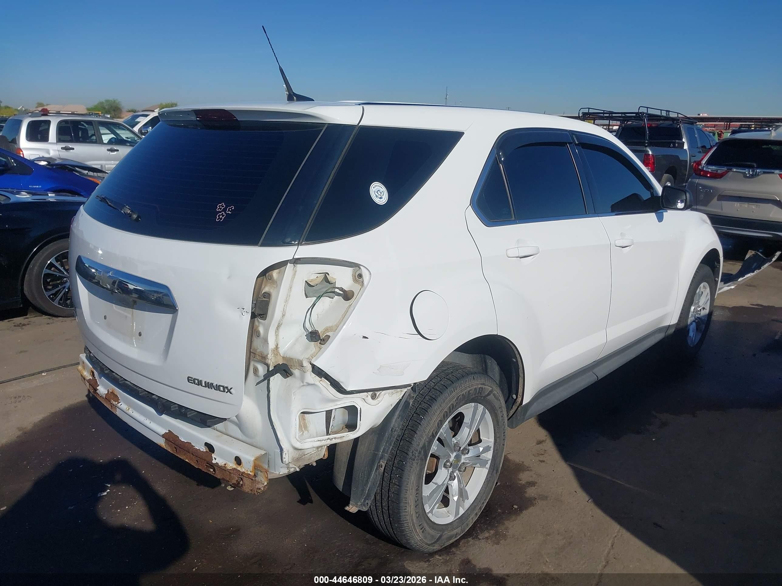 2012 Chevrolet Equinox Ls White vin: 2GNFLCEK5C6116018