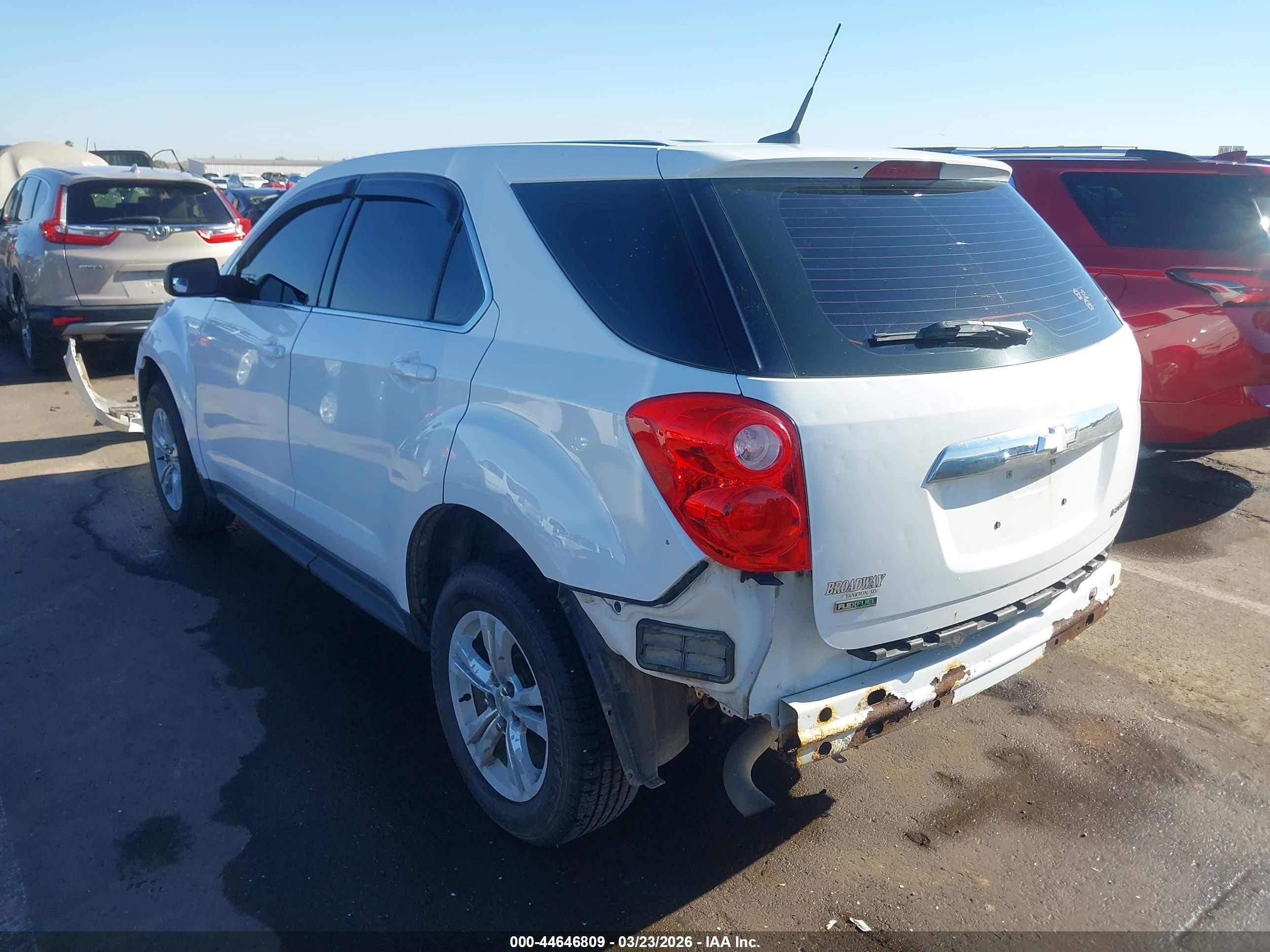 2012 Chevrolet Equinox Ls White vin: 2GNFLCEK5C6116018