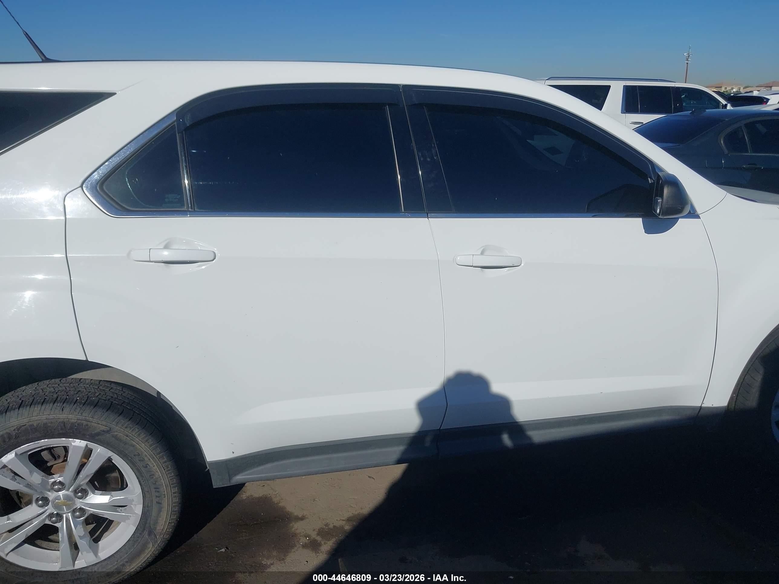 2012 Chevrolet Equinox Ls White vin: 2GNFLCEK5C6116018