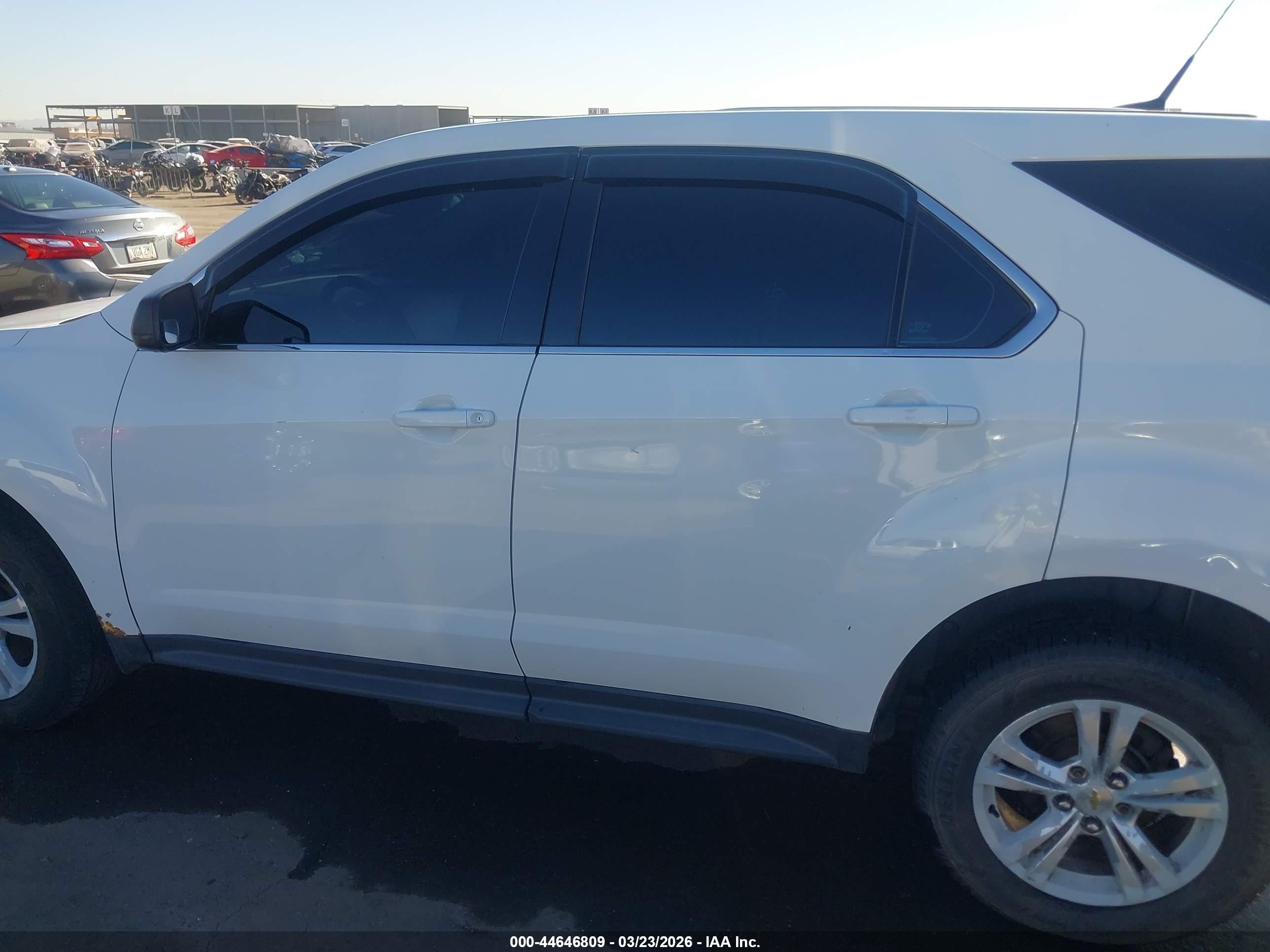 2012 Chevrolet Equinox Ls White vin: 2GNFLCEK5C6116018
