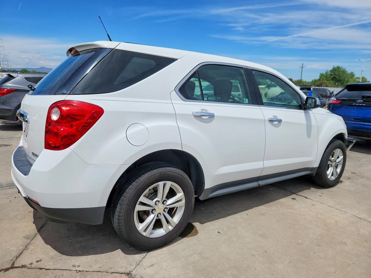 2012 Chevrolet Equinox Ls White vin: 2GNFLCEK8C6389762