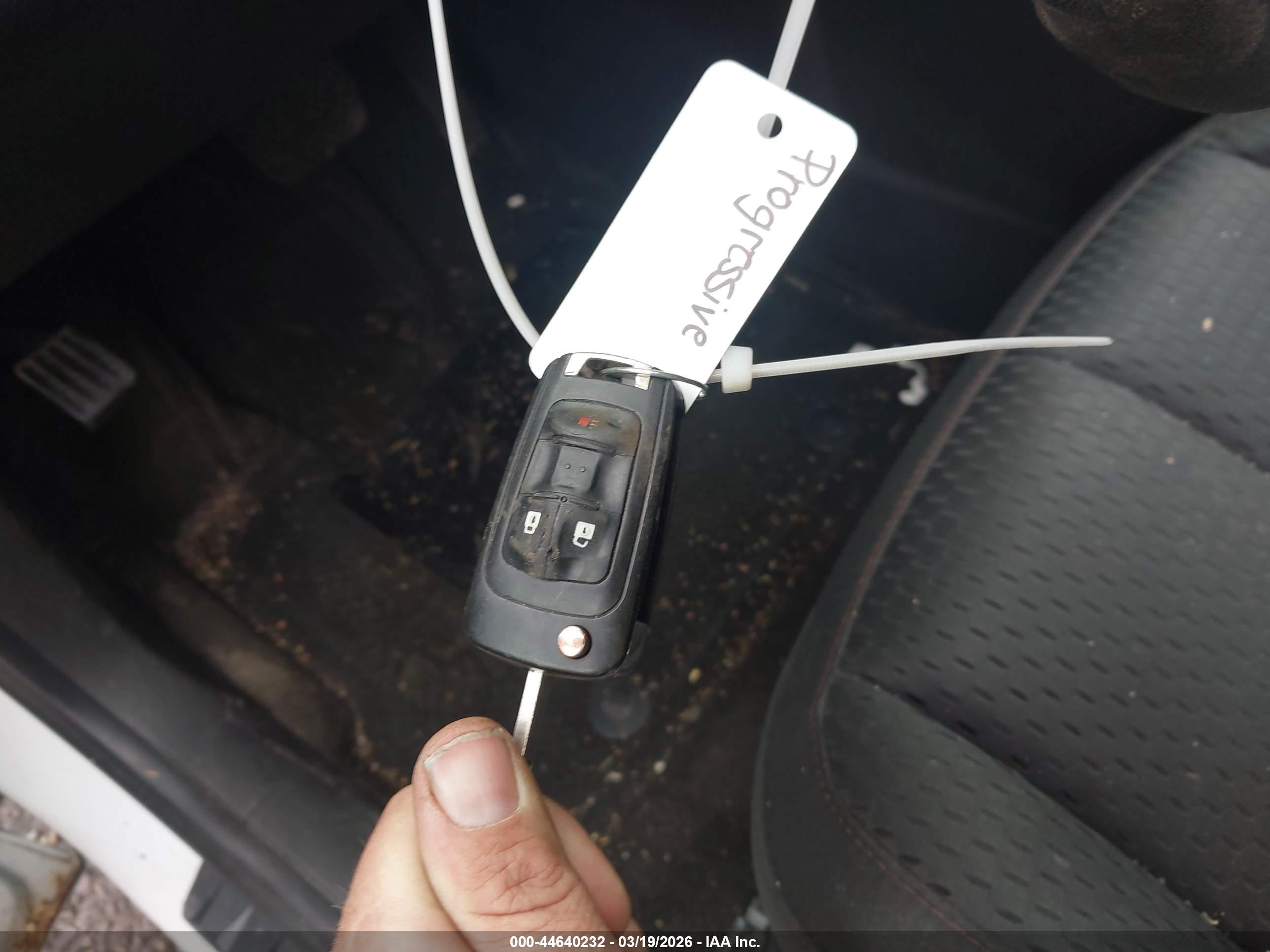2013 Chevrolet Equinox Ls White vin: 2GNFLCEK9D6160024