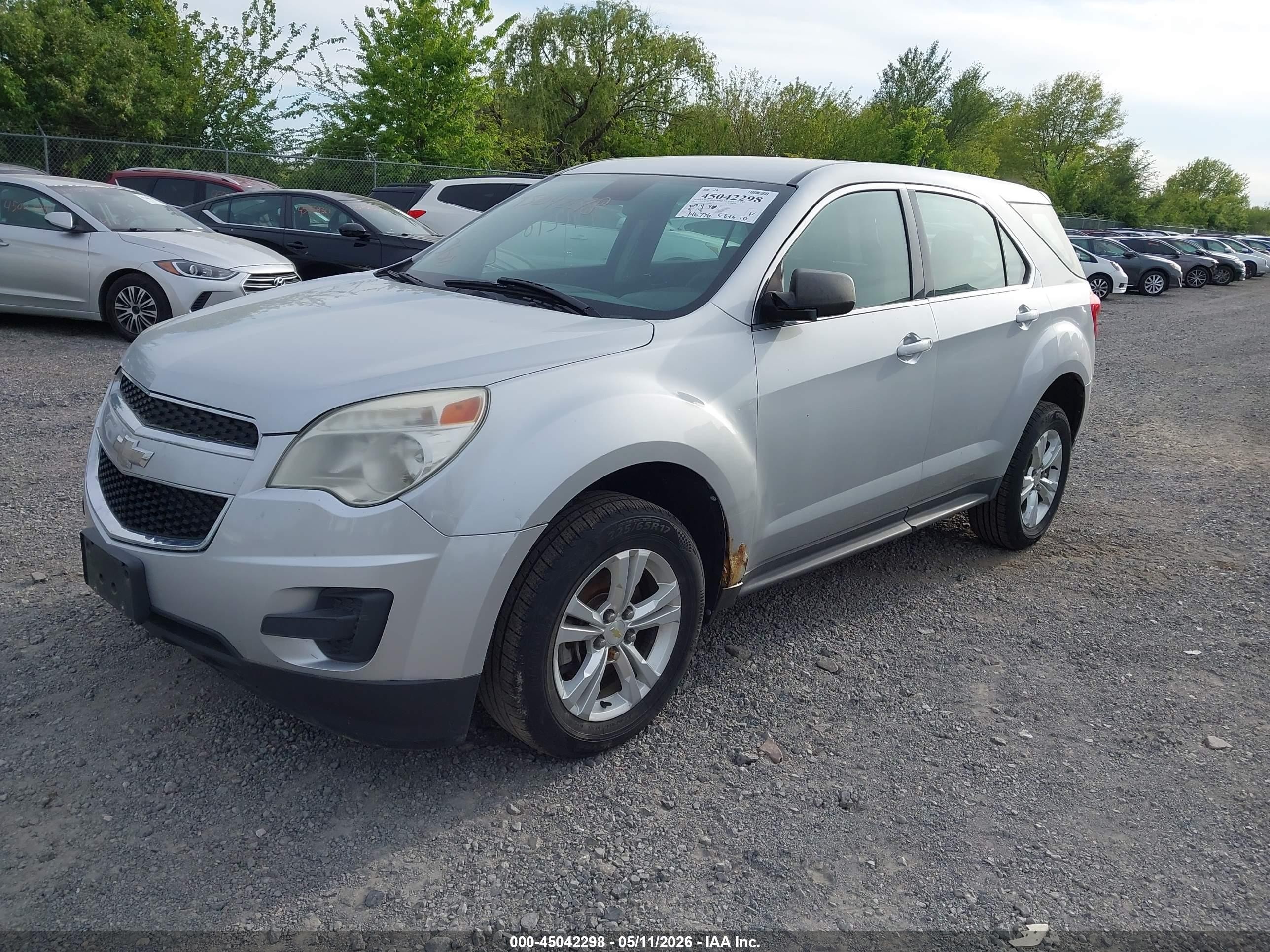 2012 Chevrolet Equinox Ls Серебряный vin: 2GNFLCEKXC6137835