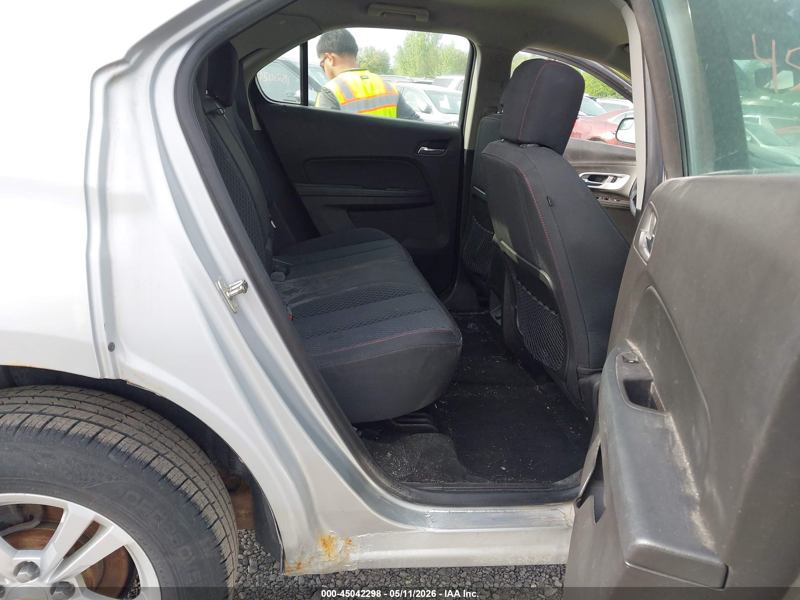 2012 Chevrolet Equinox Ls Серебряный vin: 2GNFLCEKXC6137835