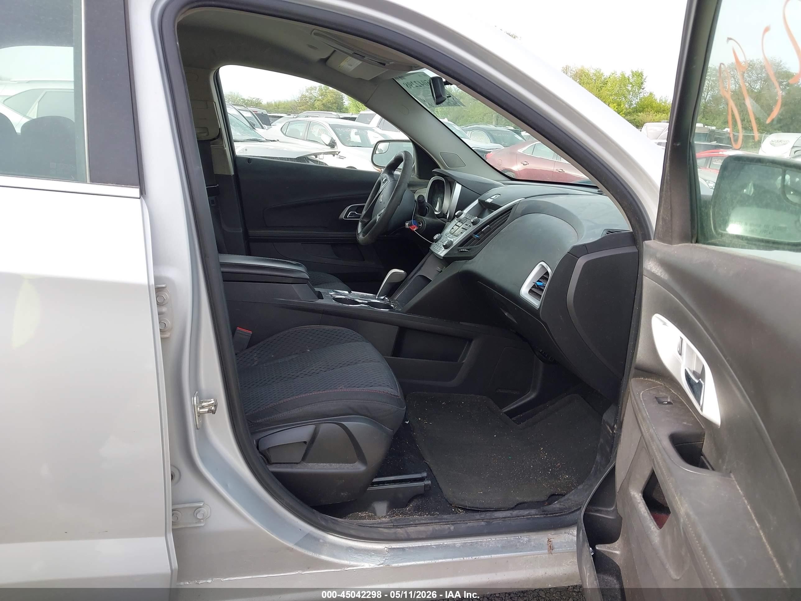 2012 Chevrolet Equinox Ls Серебряный vin: 2GNFLCEKXC6137835