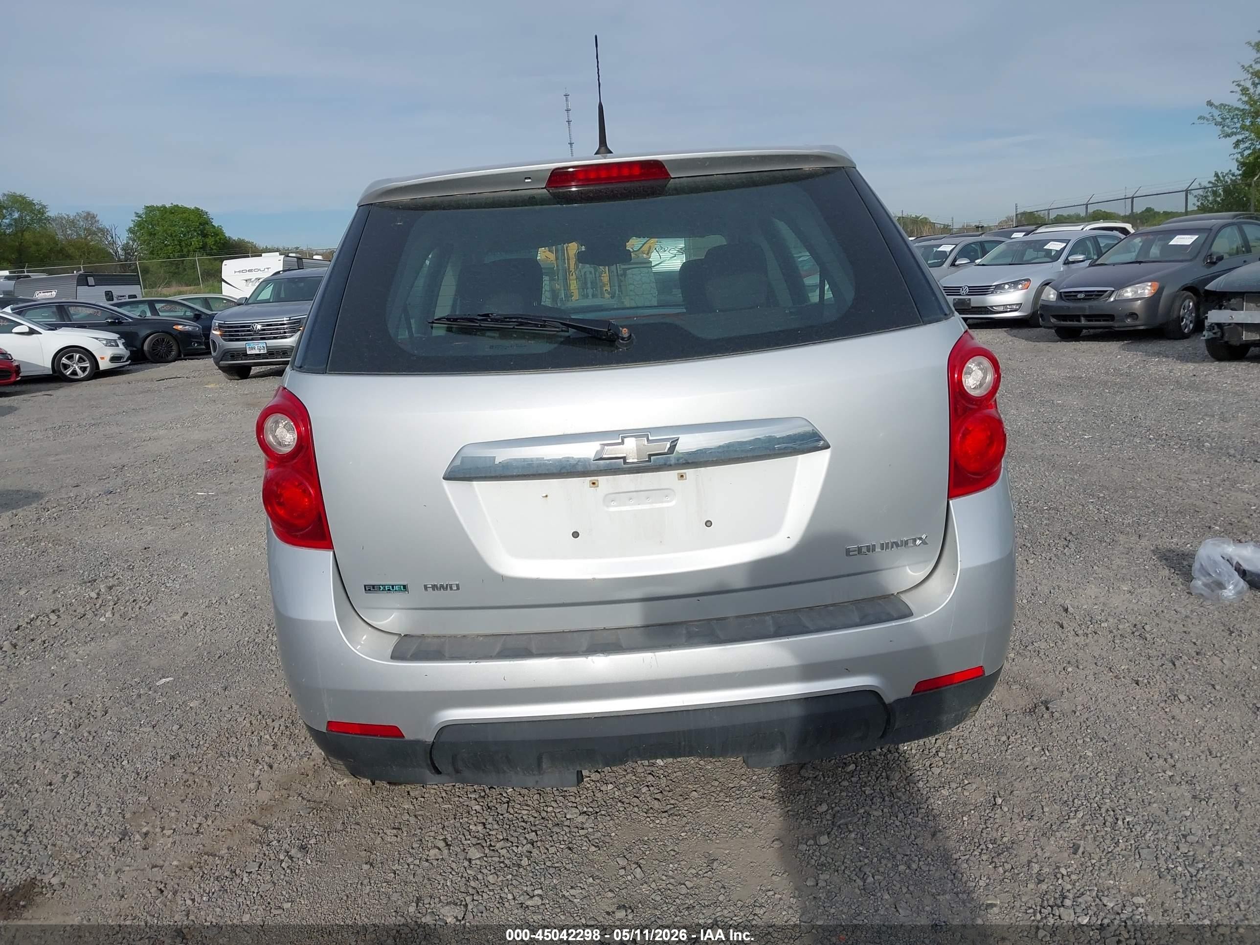 2012 Chevrolet Equinox Ls Серебряный vin: 2GNFLCEKXC6137835