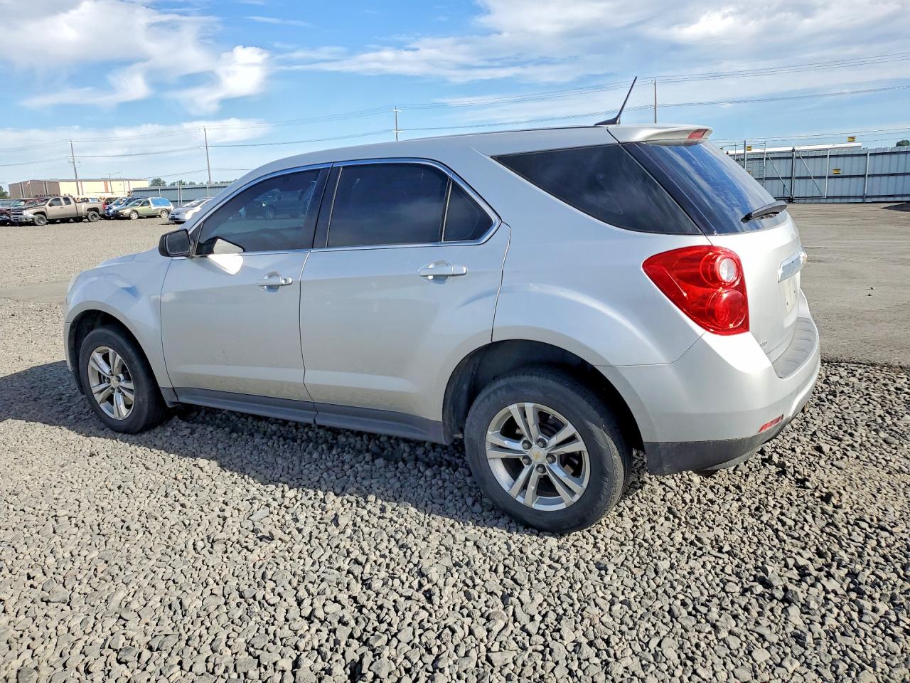 2015 Chevrolet Equinox Ls Серебряный vin: 2GNFLEEK2F6293139