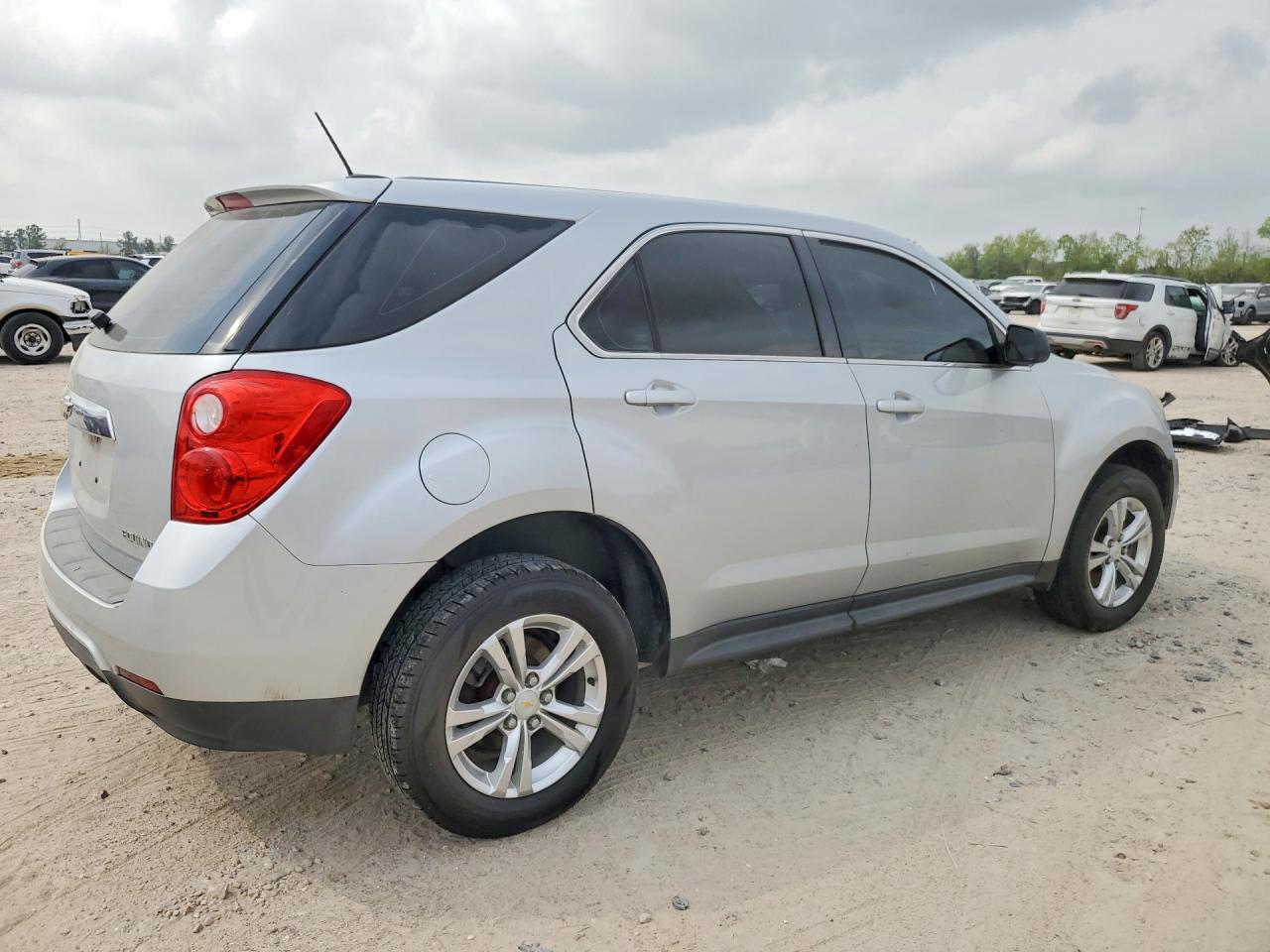 2015 Chevrolet Equinox Ls Silver vin: 2GNFLEEK3F6308179