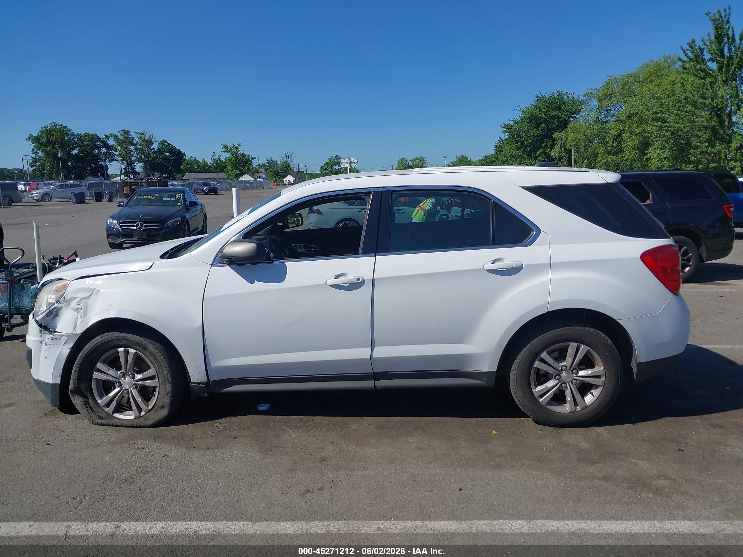 2015 Chevrolet Equinox Ls White vin: 2GNFLEEK8F6184801