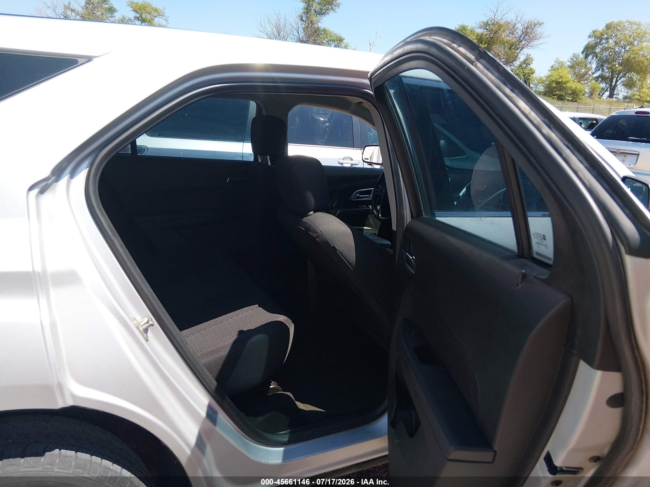 2015 Chevrolet Equinox Ls Silver vin: 2GNFLEEK8F6194387