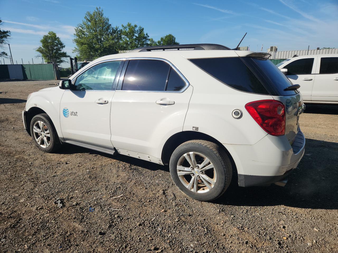 2014 Chevrolet Equinox Lt Белый vin: 2GNFLFE36E6311915 Damage: Left Qtr Panel, Hole(S), 3 To 4 Inches