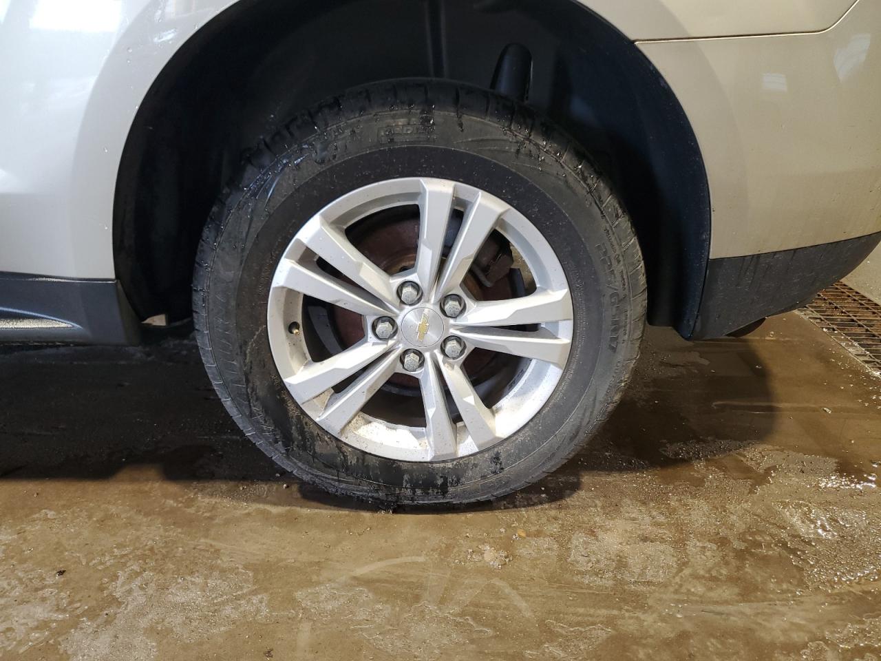 2014 Chevrolet Equinox Lt Gold vin: 2GNFLFEK1E6109166 Damage: Left Rear Wheel, Curb Rash, 3 To 4 Inches