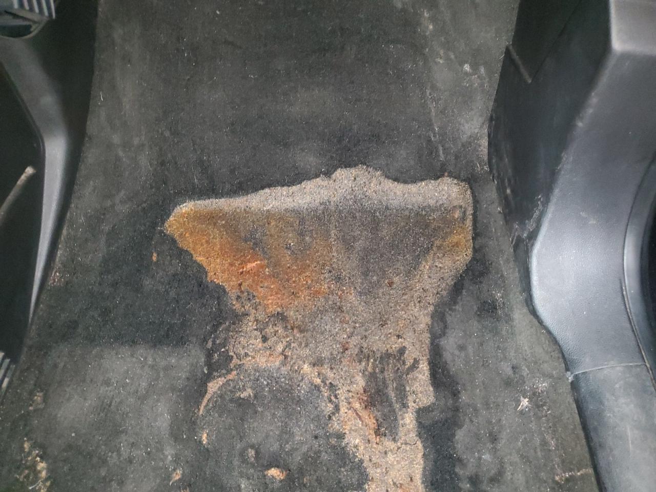 2014 Chevrolet Equinox Lt Gray vin: 2GNFLGEK8E6207973 Damage: Right Front Carpet, Stained, Permanent