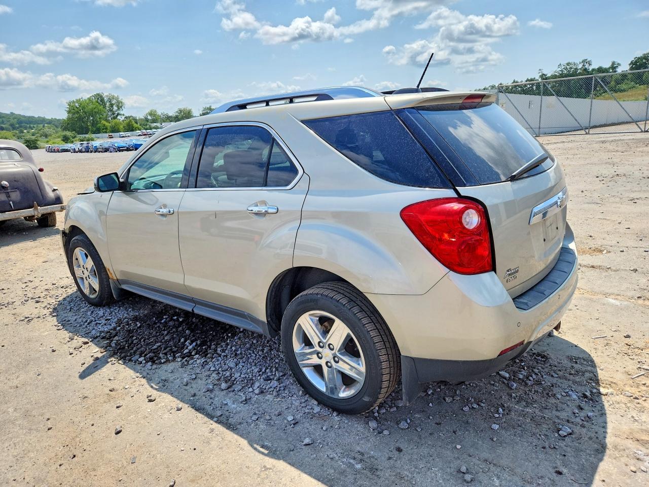 2015 Chevrolet Equinox Gold vin: 2GNFLHEK8F6200139