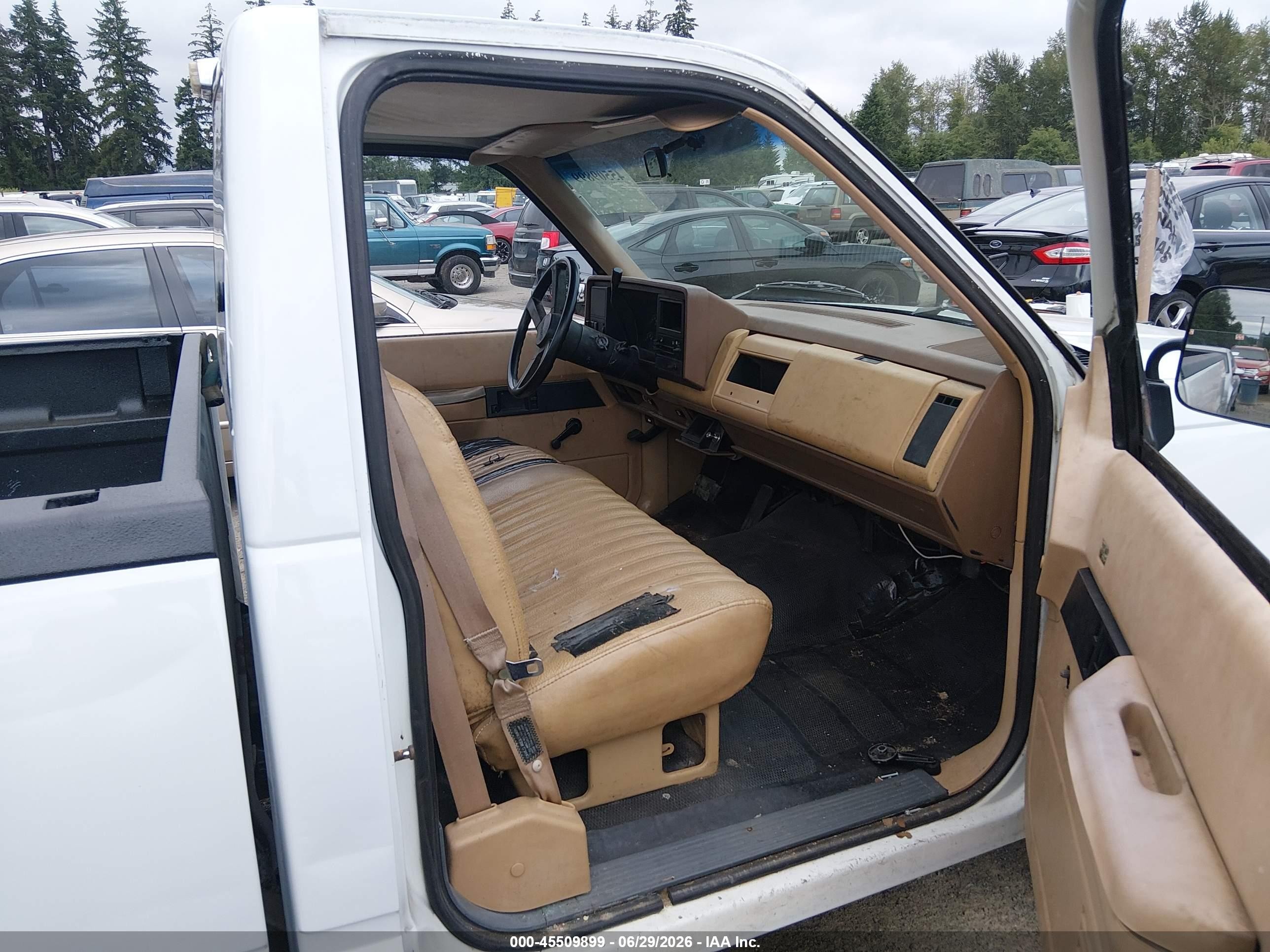 1988 Gmc Gmt-400 C1500 White vin: 2GTDC14Z9J1534448