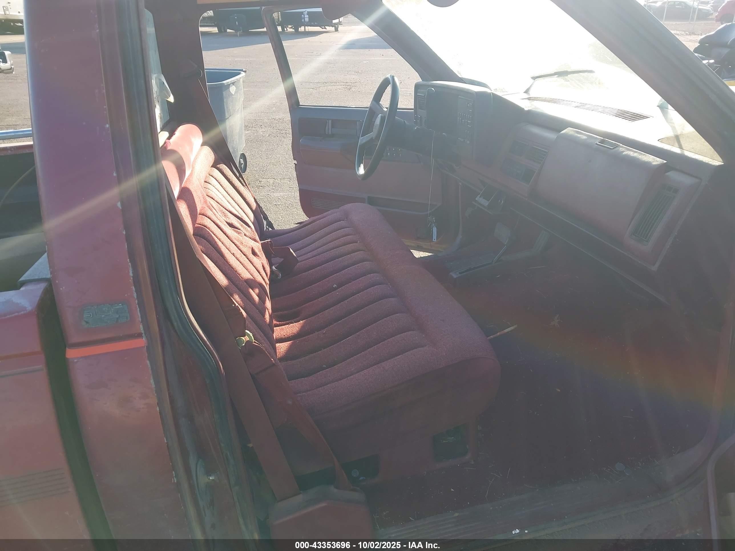 1988 Gmc Gmt-400 K1500 Red vin: 2GTDK14K2J1555180