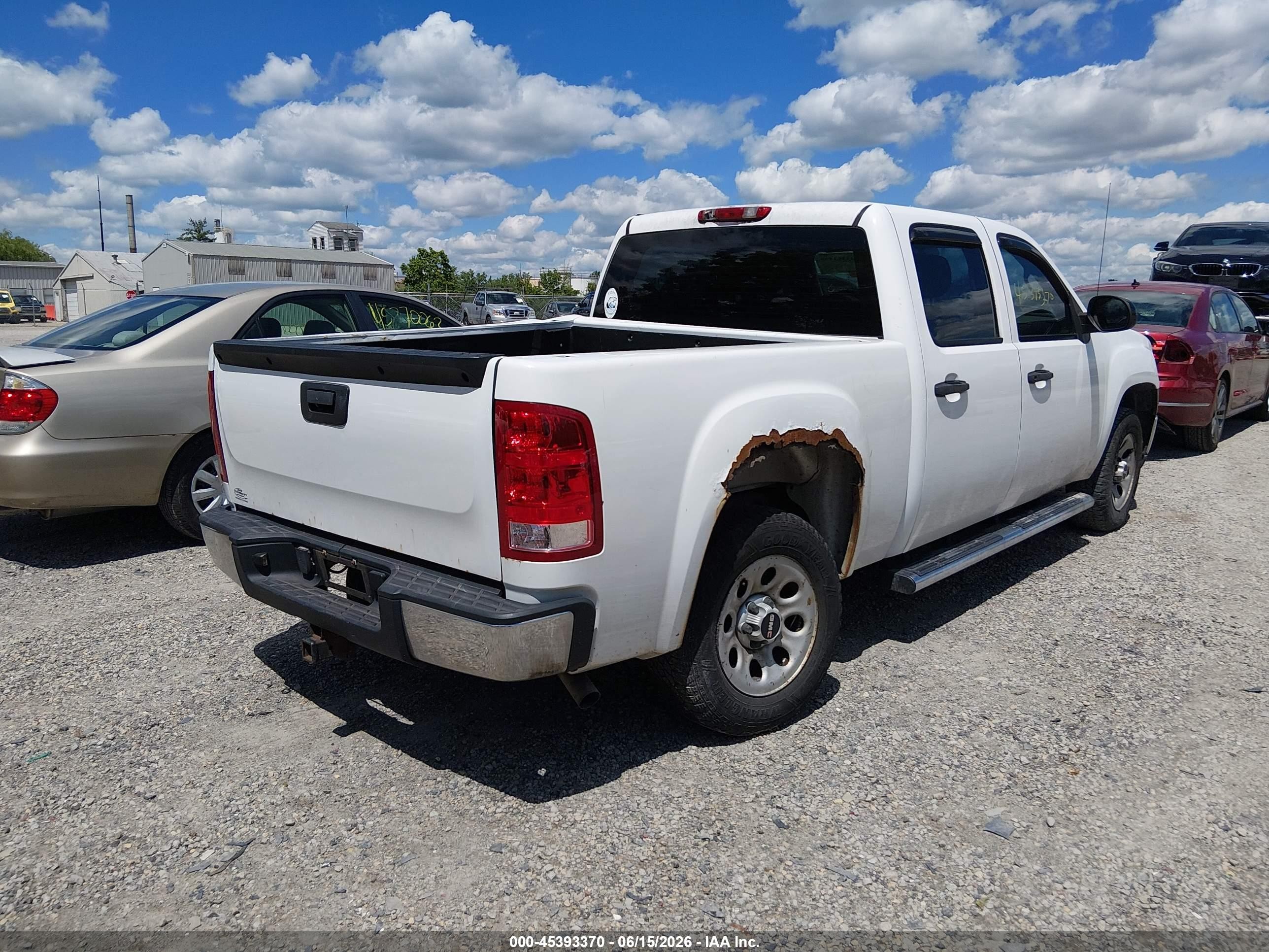 2007 Gmc Sierra 1500 Work Truck White vin: 2GTEC13C371693203