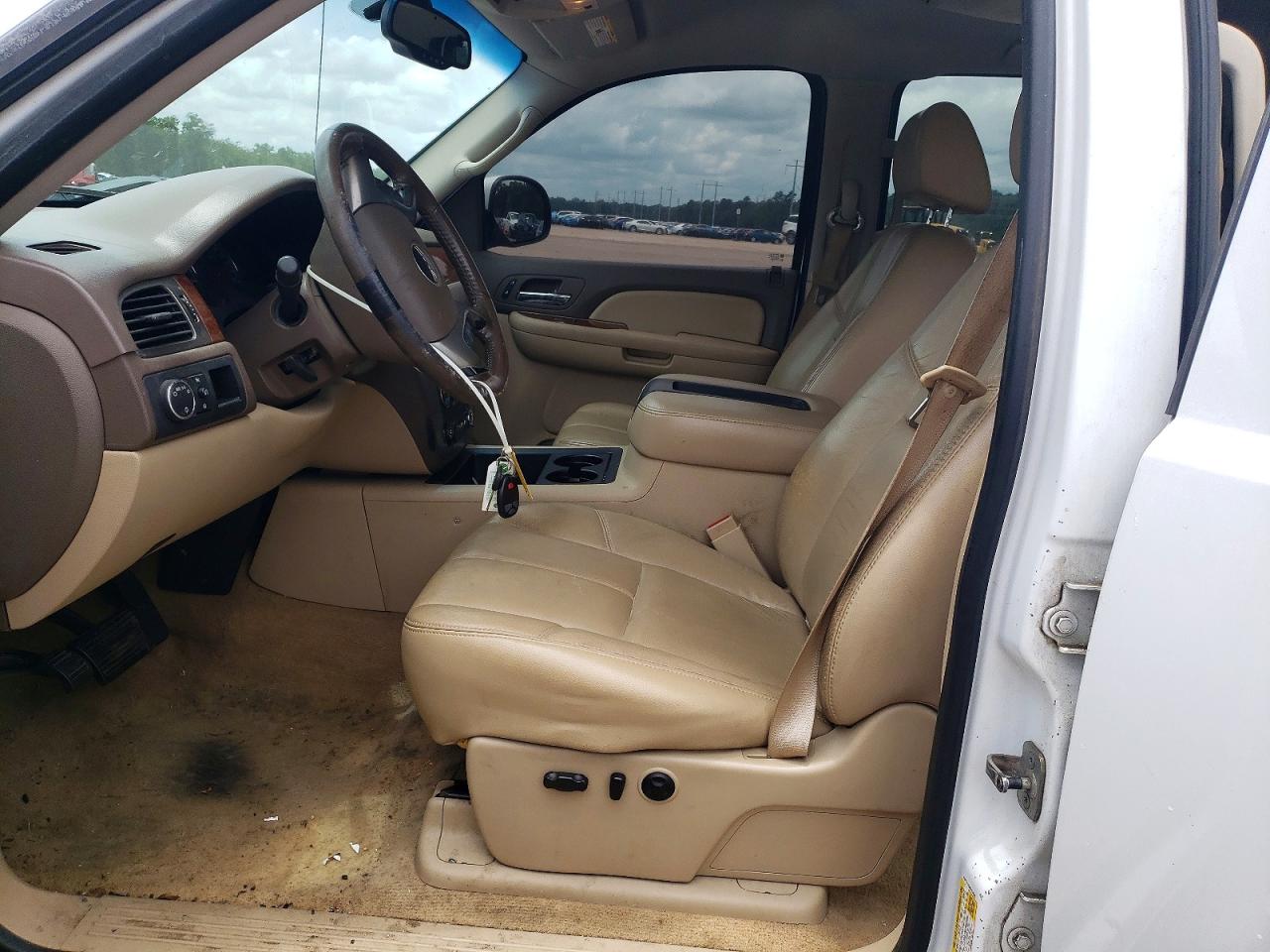 2008 Gmc Sierra C1500 White vin: 2GTEC13J881104985