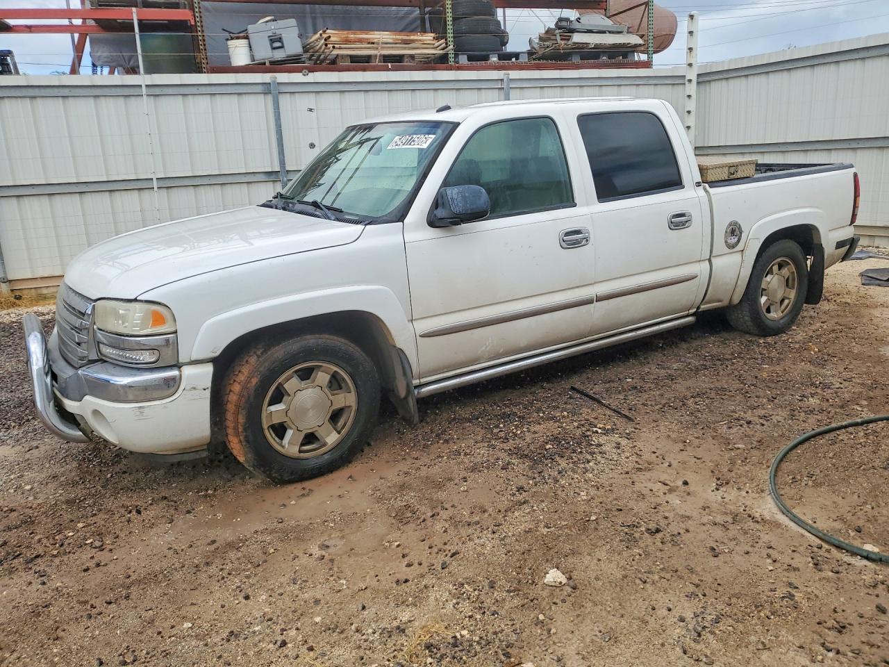 2005 Gmc New Sierra C1500 White vin: 2GTEC13T151191206