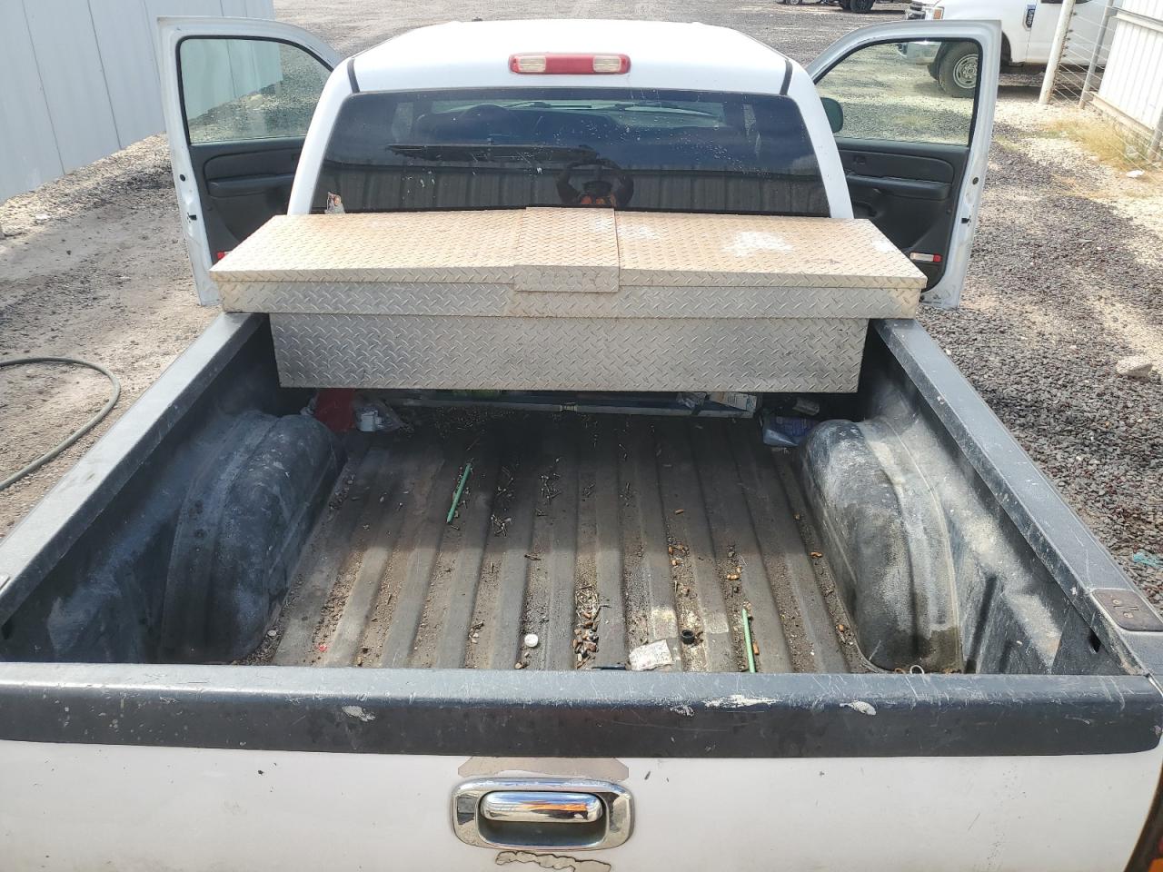 2005 Gmc New Sierra C1500 White vin: 2GTEC13T151191206 Damage: Aftermarket Accessory, Aftermarket, Acceptable