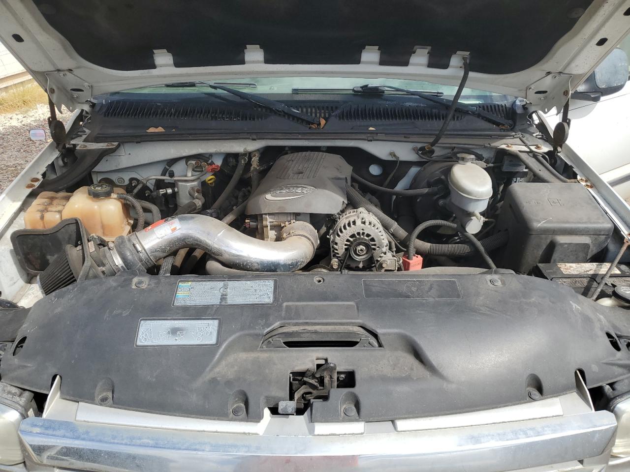 2005 Gmc New Sierra C1500 White vin: 2GTEC13T151191206 Damage: Air Intake Duct, Aftermarket, Acceptable
