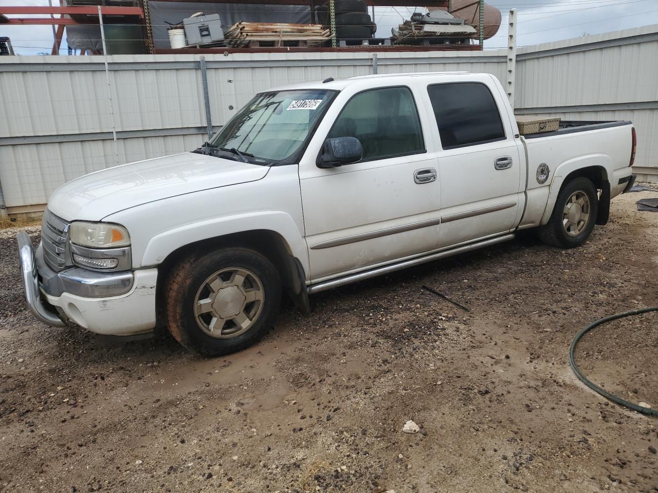 2005 Gmc New Sierra C1500 White vin: 2GTEC13T151191206 Damage: Front Bumper/Cover, Scraped, 9 To 10 Inches