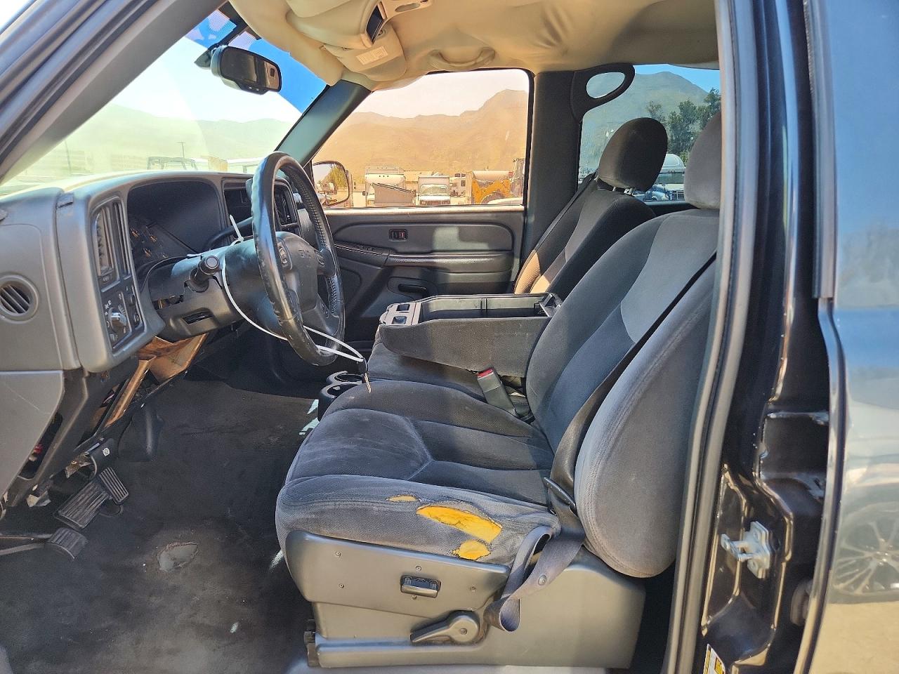 2005 Gmc New Sierra C1500 Black vin: 2GTEC13T251113050