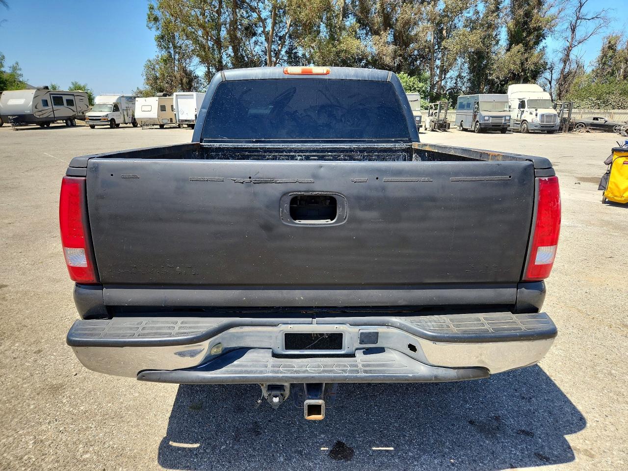 2005 Gmc New Sierra C1500 Black vin: 2GTEC13T251113050