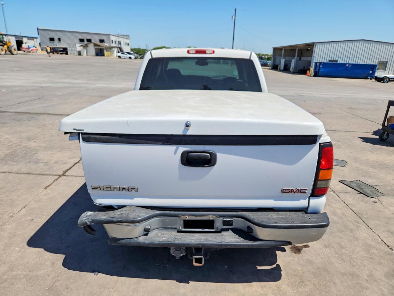 2005 Gmc New Sierra C1500 White vin: 2GTEC13T251155881