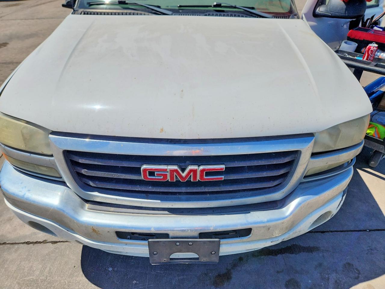 2005 Gmc New Sierra C1500 White vin: 2GTEC13T251155881