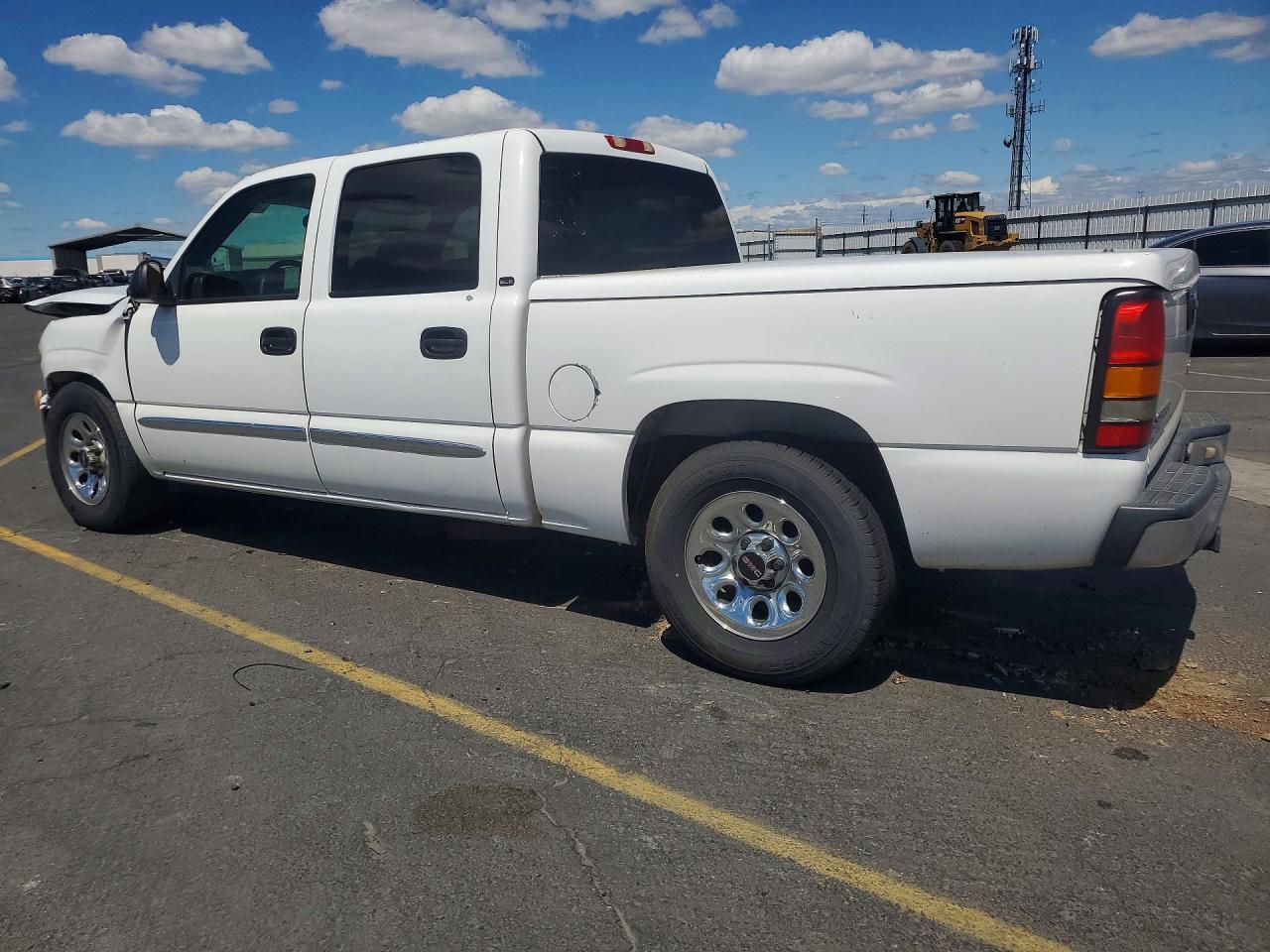 2005 Gmc New Sierra C1500 White vin: 2GTEC13T251193725