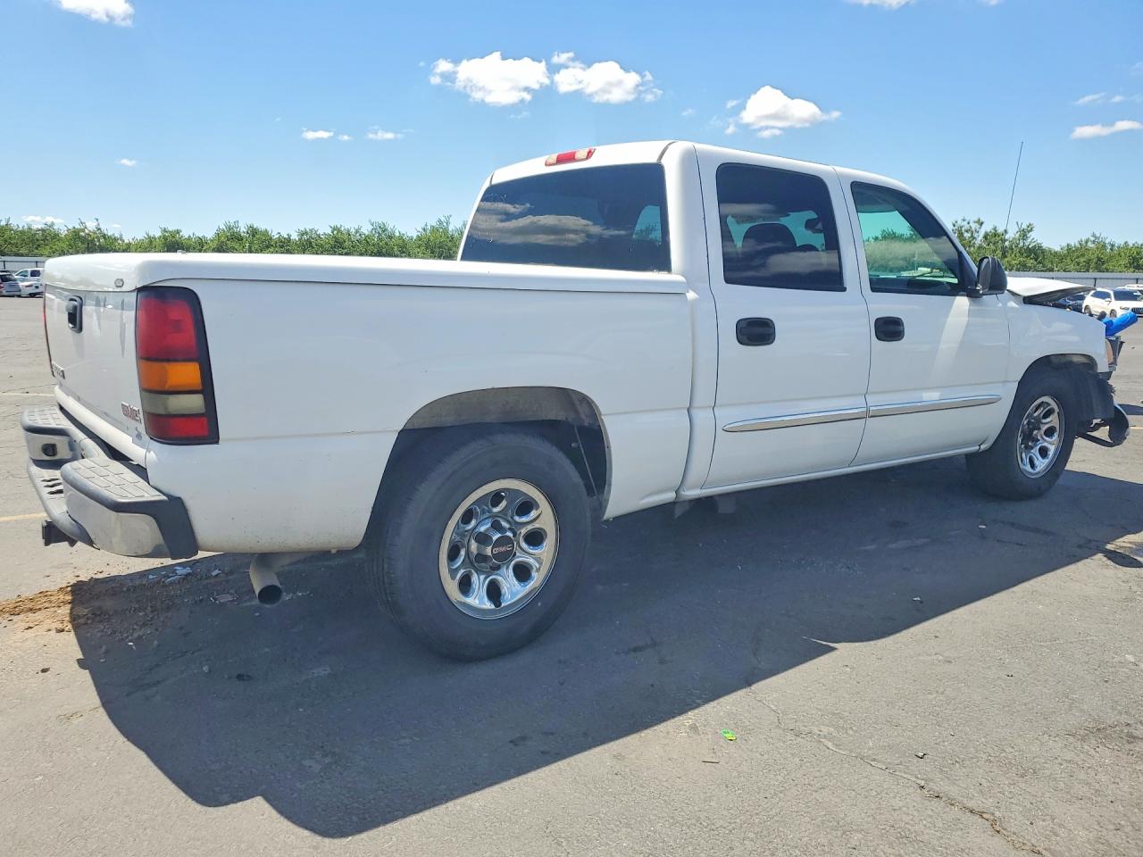 2005 Gmc New Sierra C1500 White vin: 2GTEC13T251193725