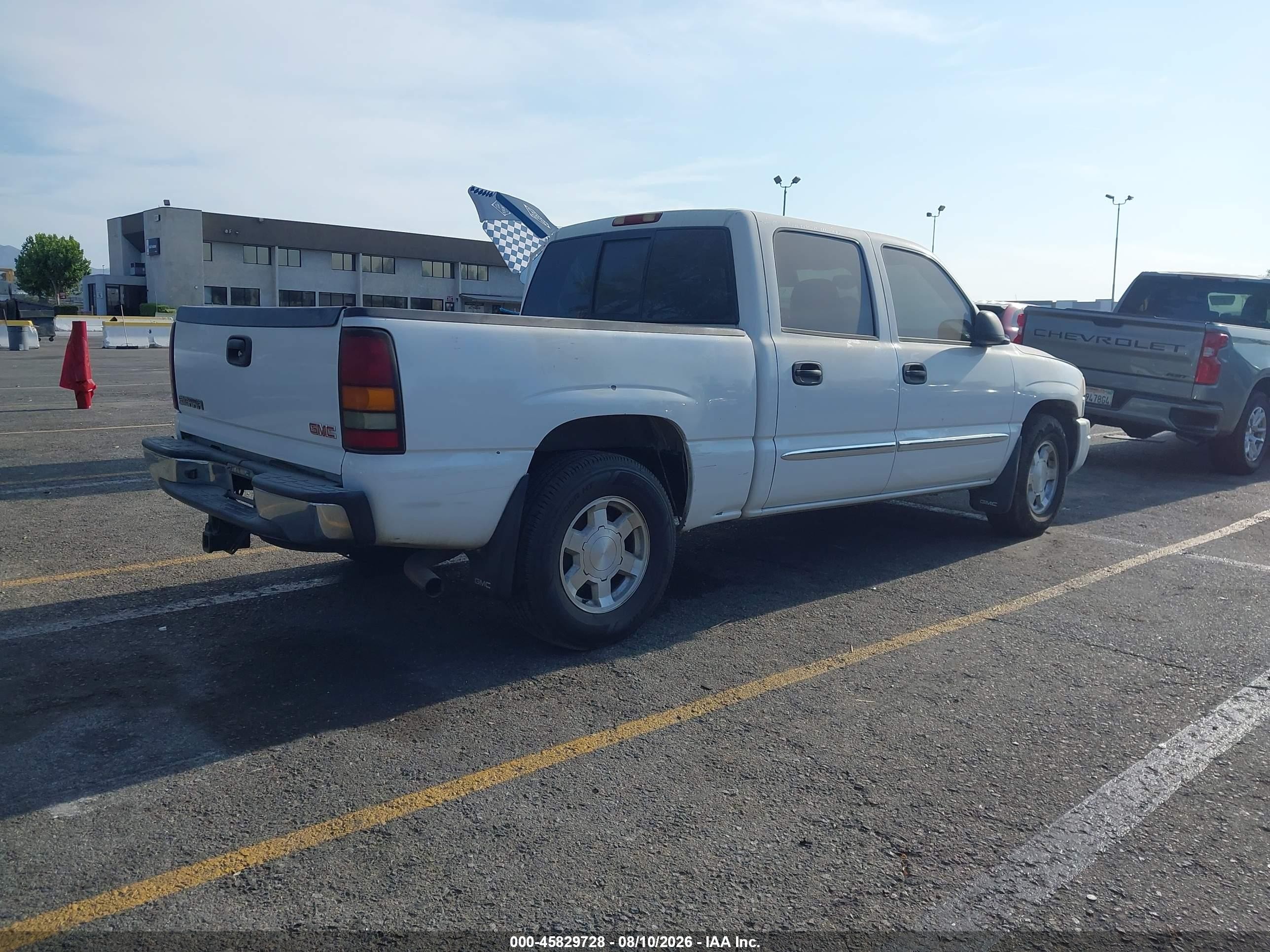 2005 Gmc Sierra 1500 Sle White vin: 2GTEC13T351110500