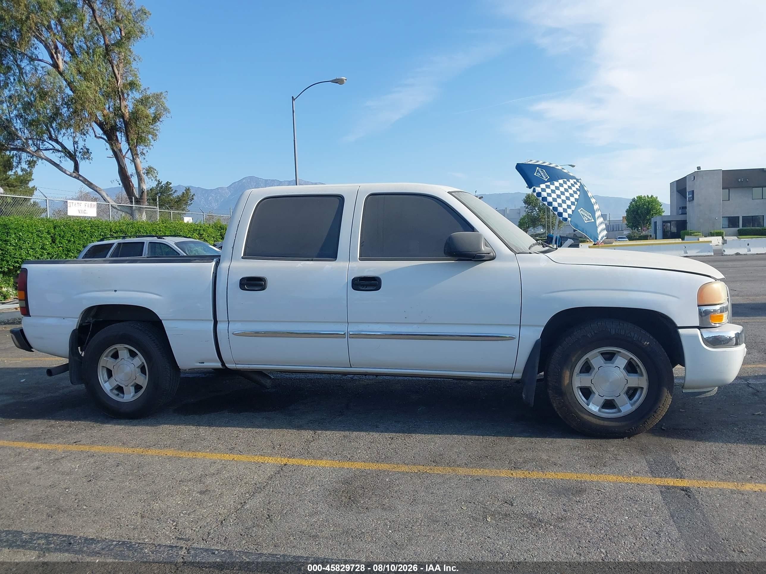 2005 Gmc Sierra 1500 Sle White vin: 2GTEC13T351110500