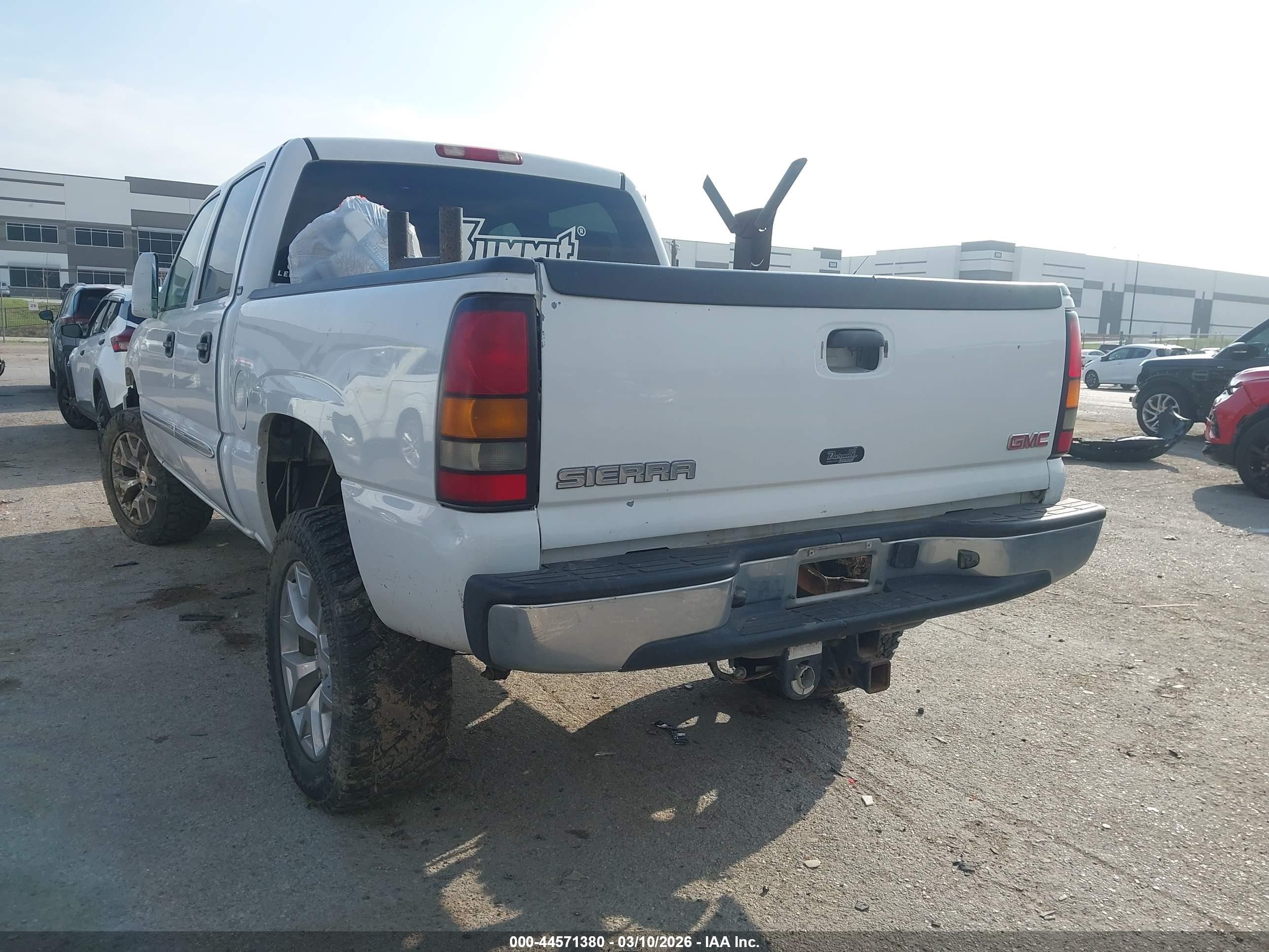2005 Gmc Sierra 1500 Sle White vin: 2GTEC13T351347553