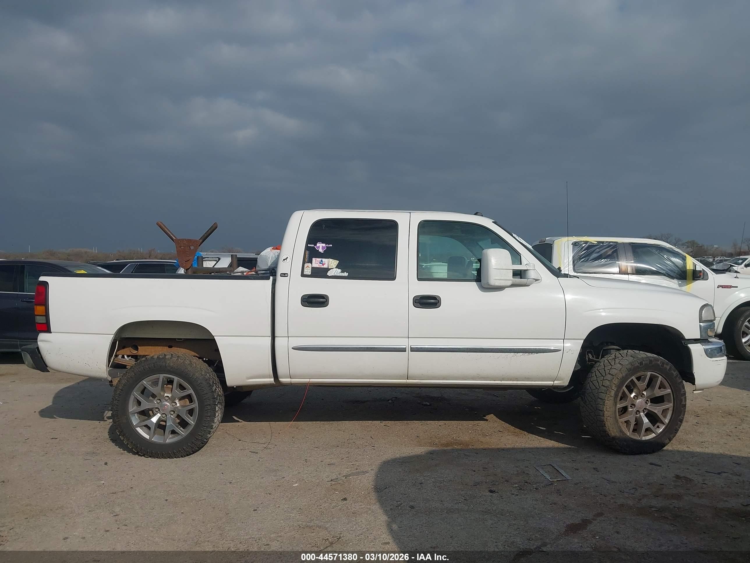 2005 Gmc Sierra 1500 Sle White vin: 2GTEC13T351347553