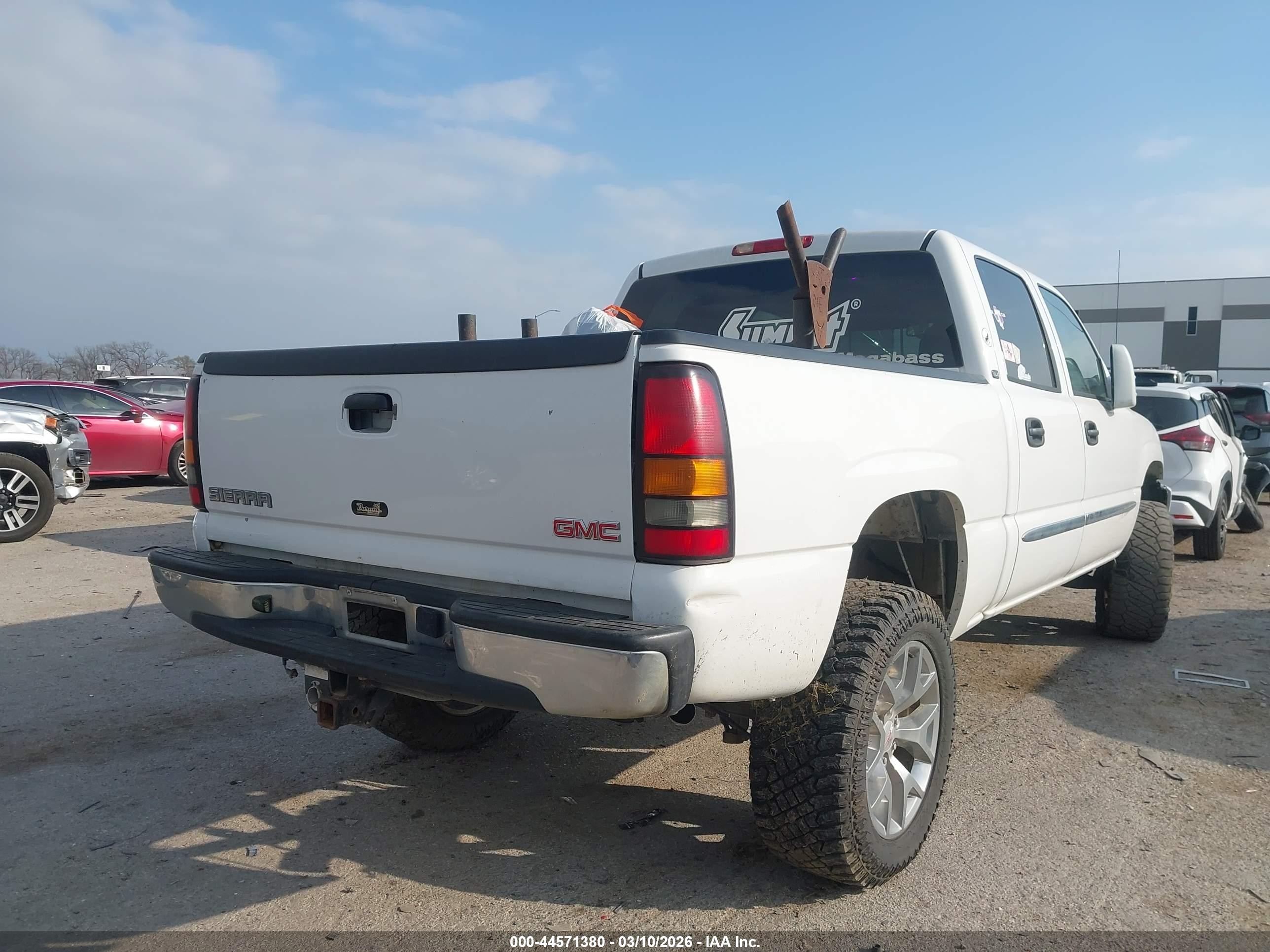 2005 Gmc Sierra 1500 Sle White vin: 2GTEC13T351347553